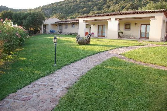 Patio in Hotel Valkarana Country Relais