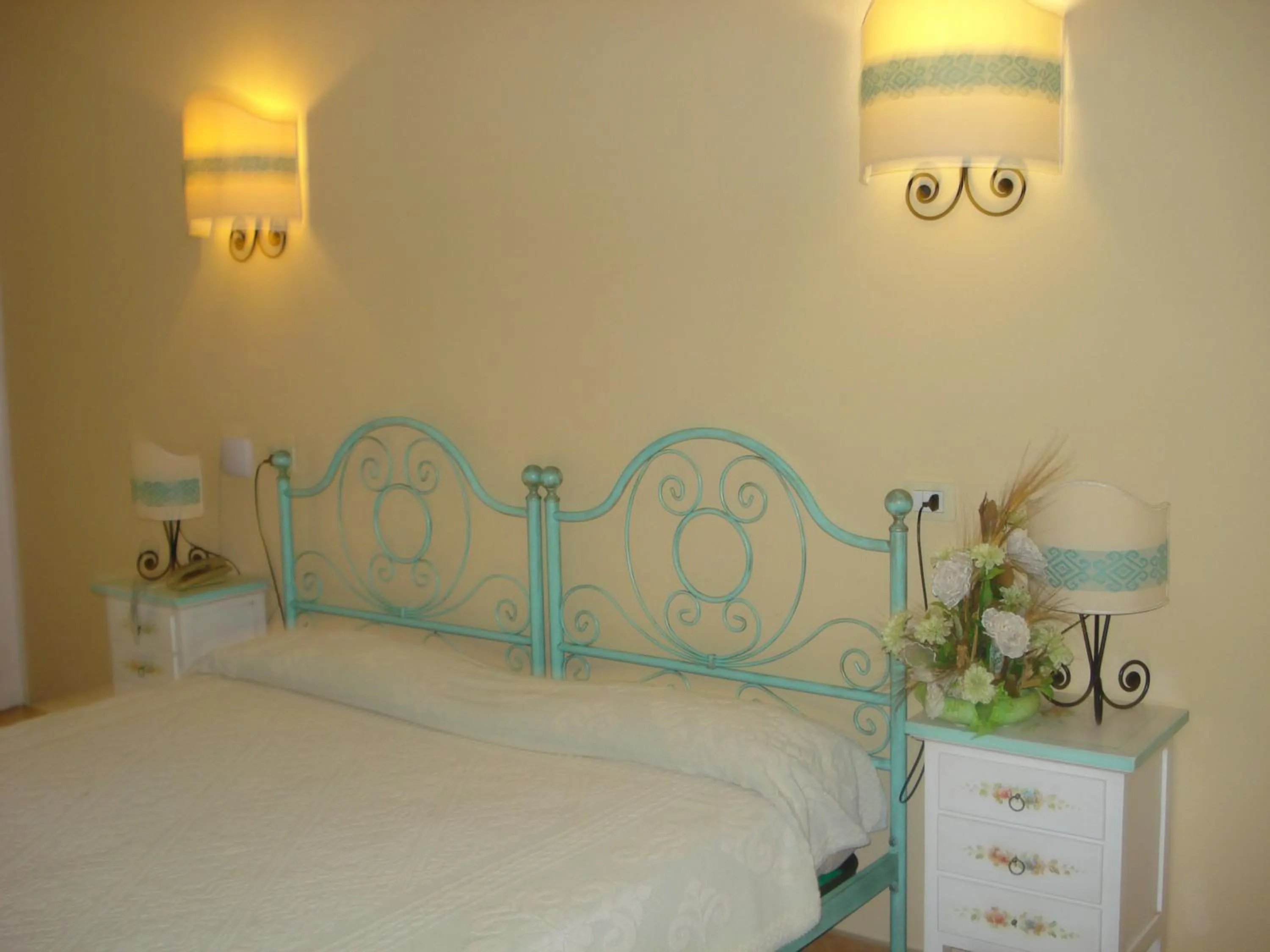 Bed in Hotel Valkarana Country Relais