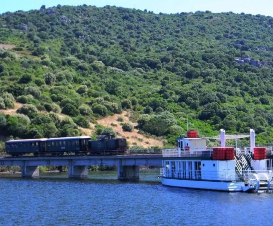 Hiking in Hotel Valkarana Country Relais