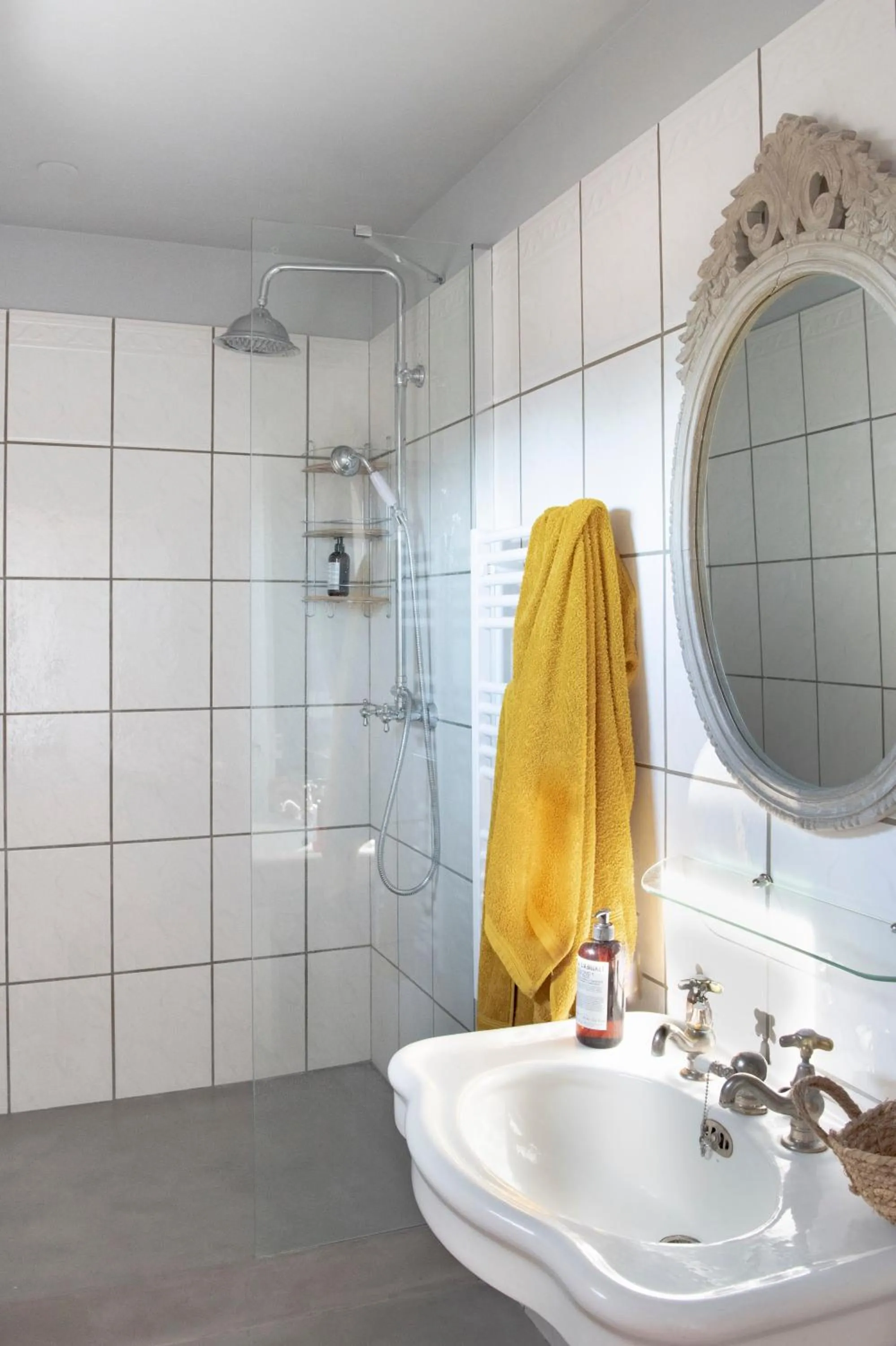 Bathroom in Maison Sumiane - Maison d hotes et locations avec piscine