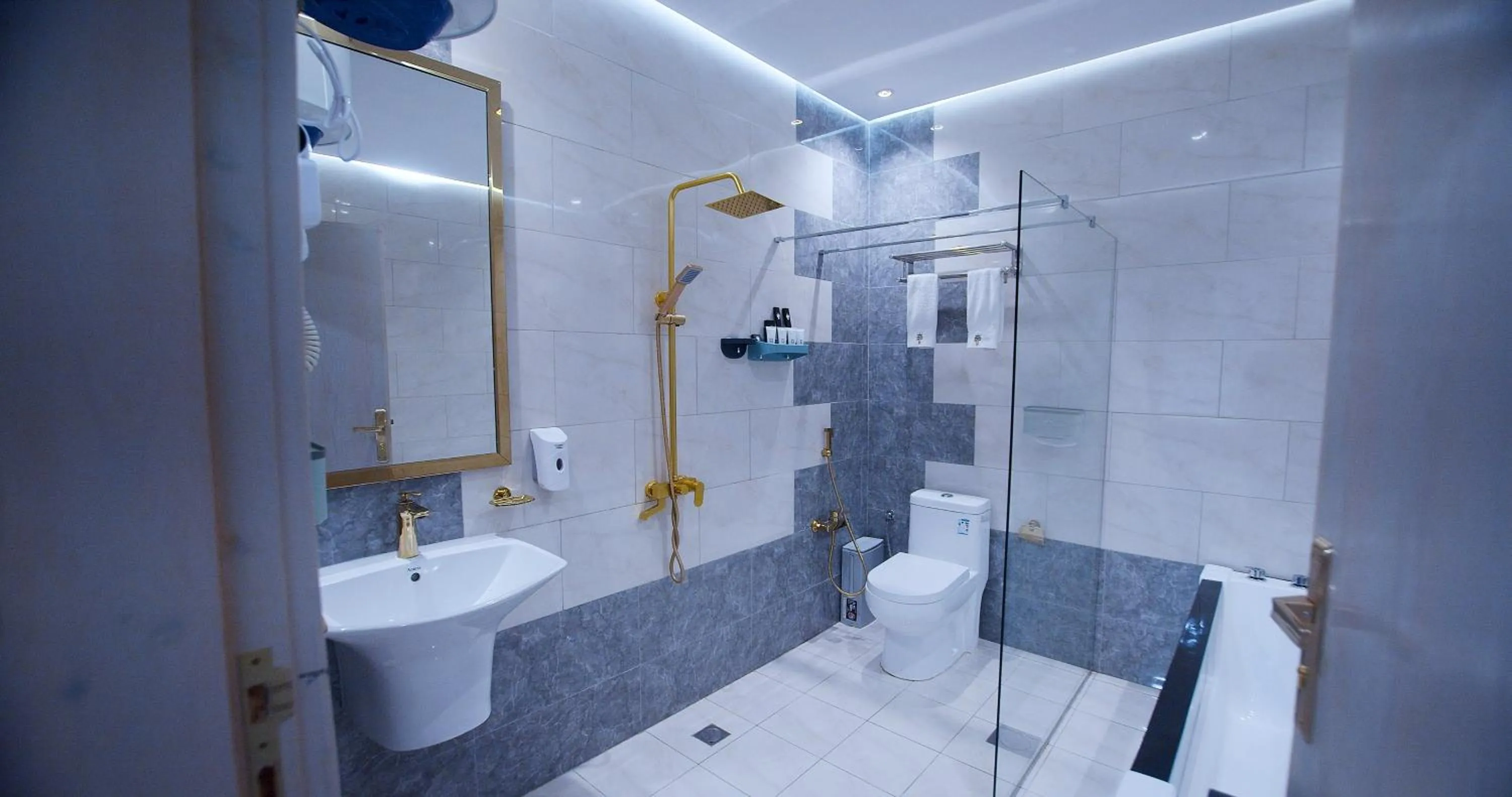 Toilet in Relax Palace Hotel Apartments