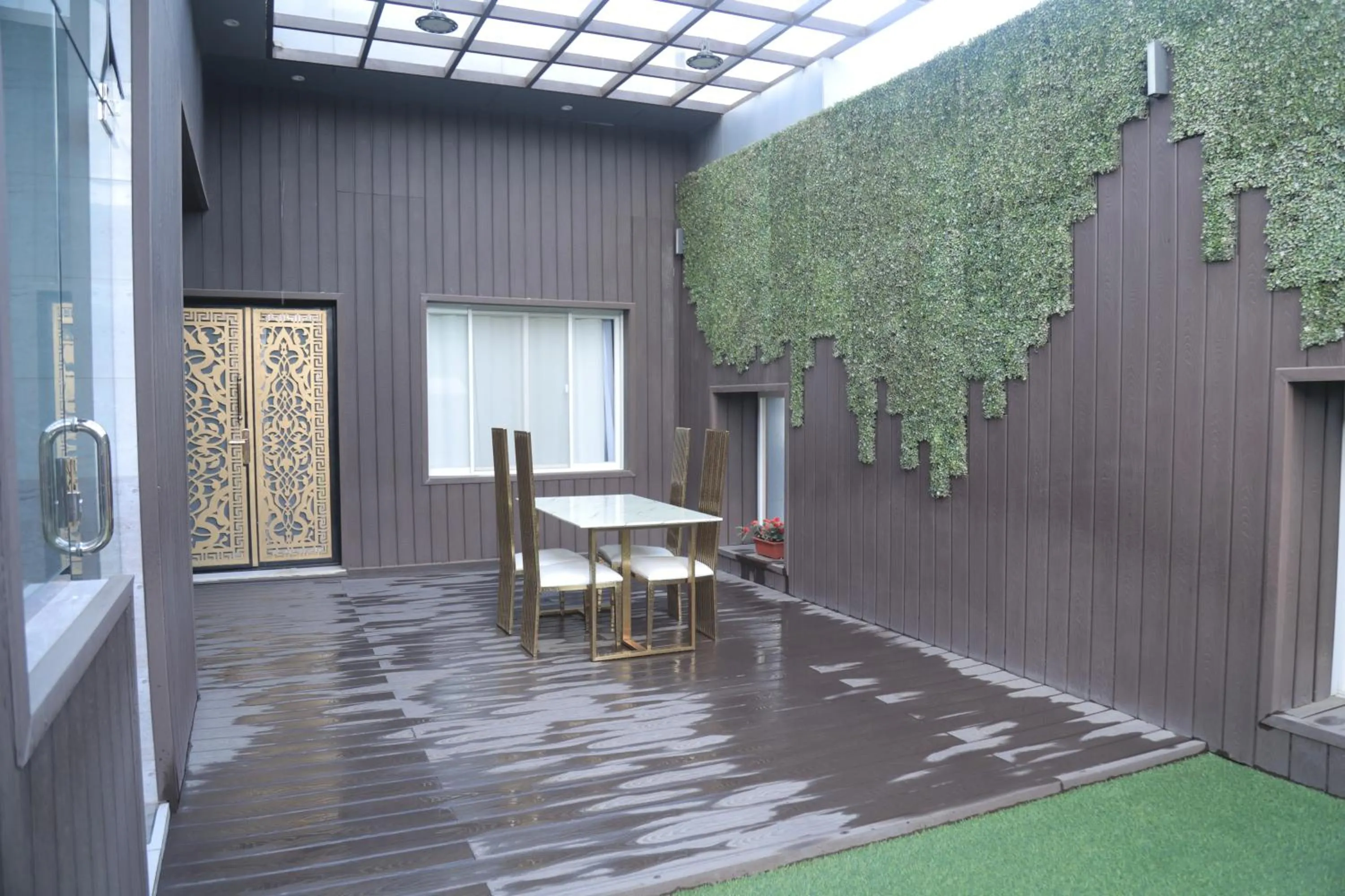 Patio in Relax Palace Hotel Apartments