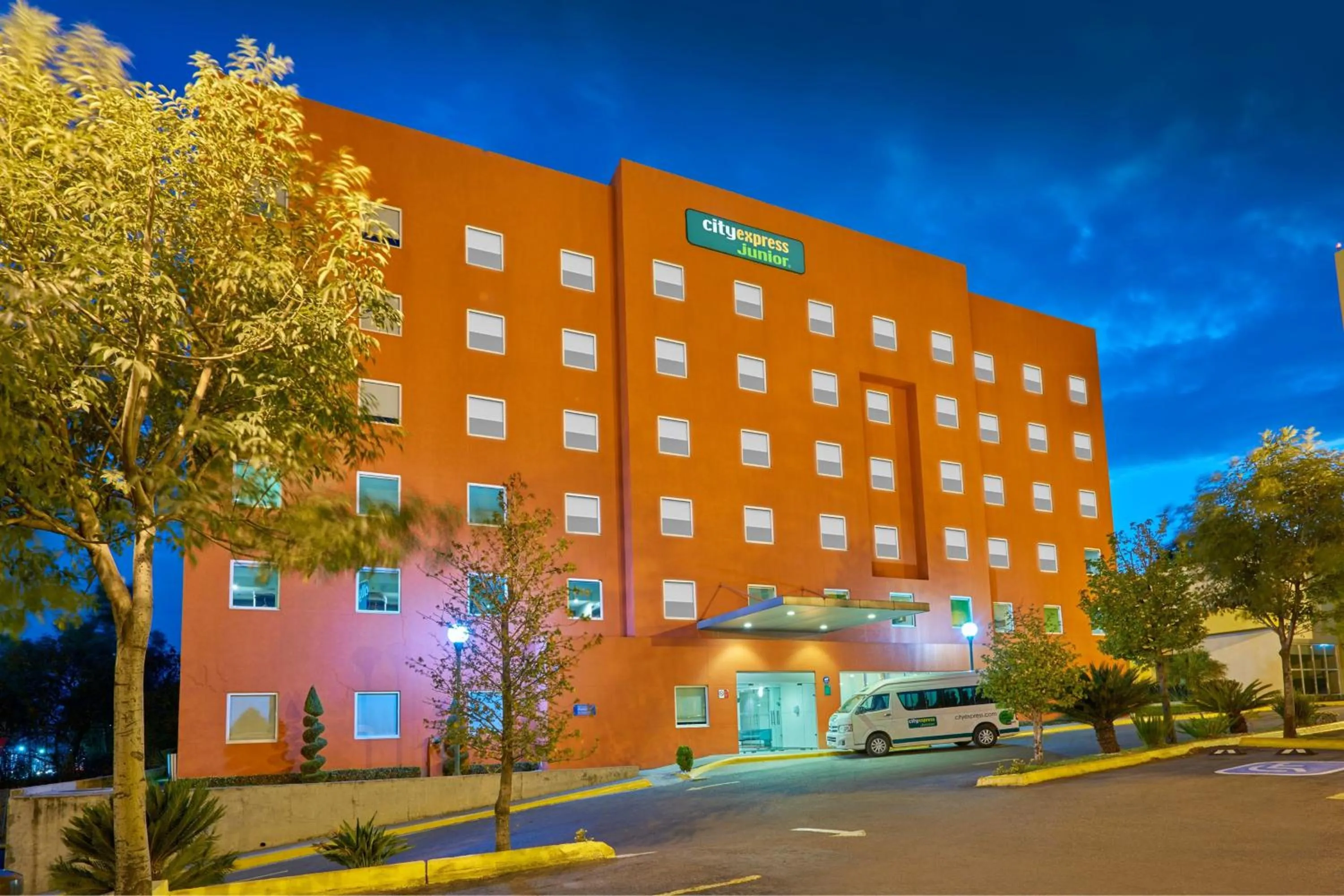 Property building in City Express Junior by Marriott Puebla FINSA