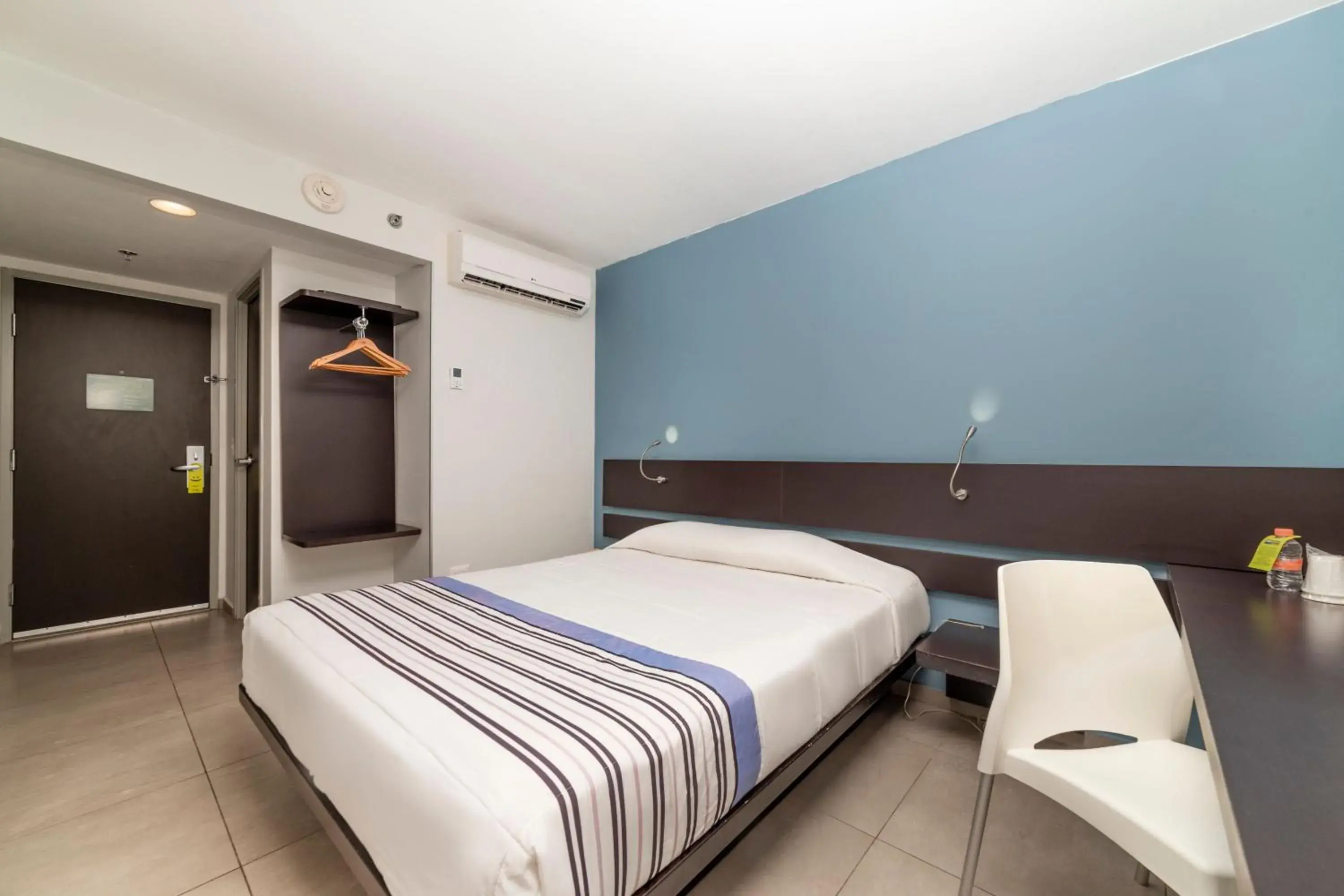 Queen Room in City Express Junior by Marriott Ciudad del Carmen Queen Room in City Express Junior by Marriott Ciudad del Carmen