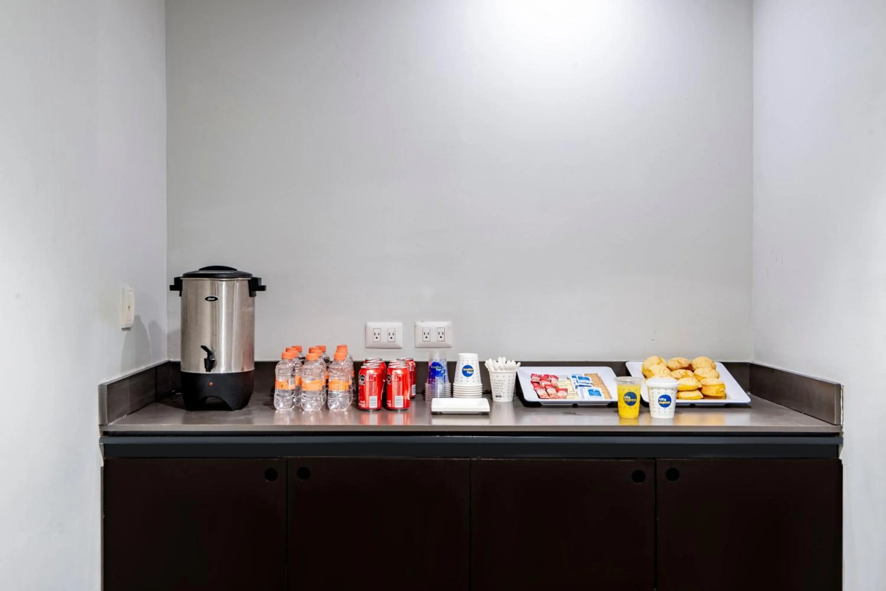 Meeting/conference room in City Express Junior by Marriott Ciudad del Carmen