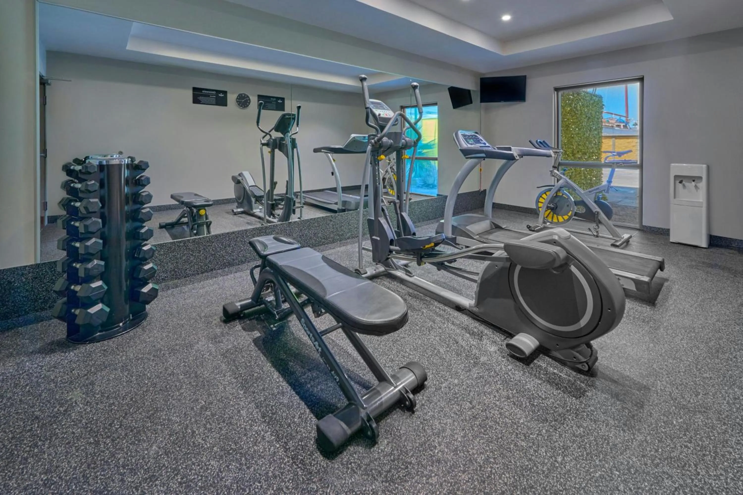 Fitness centre/facilities in City Express by Marriott La Paz