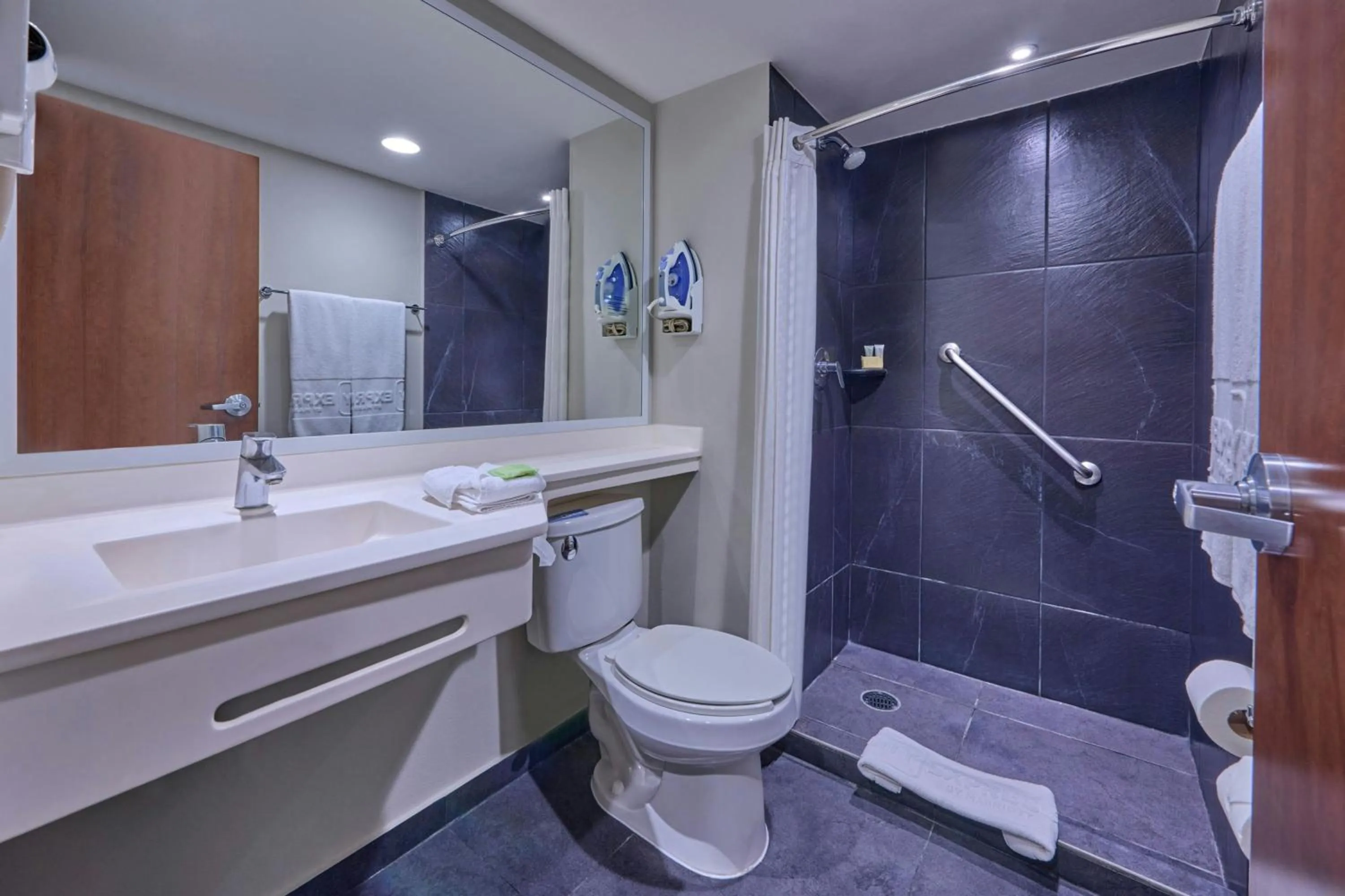 Bathroom in City Express by Marriott La Paz