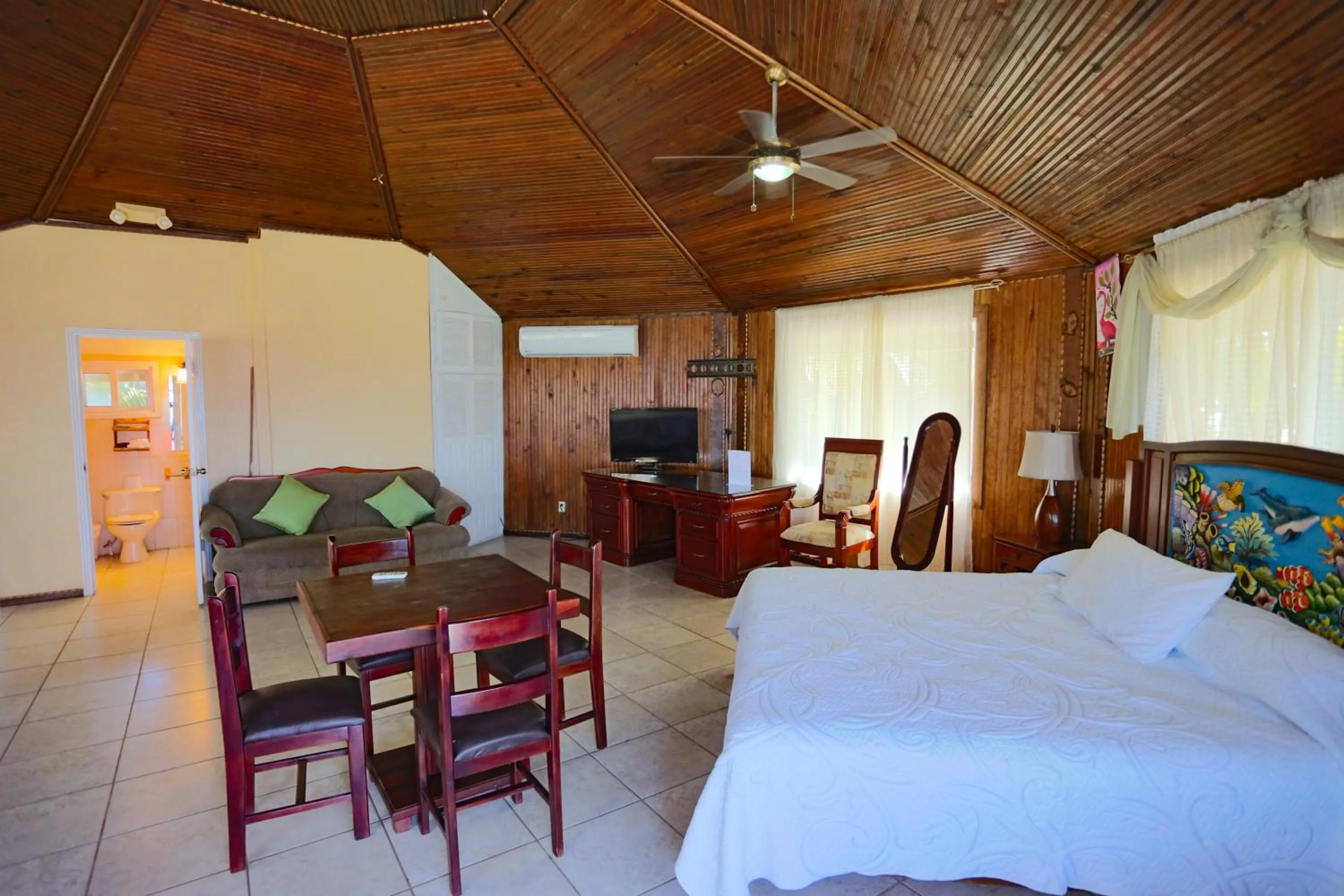 Photo of the whole room, Bed in Fosters West Bay Resort