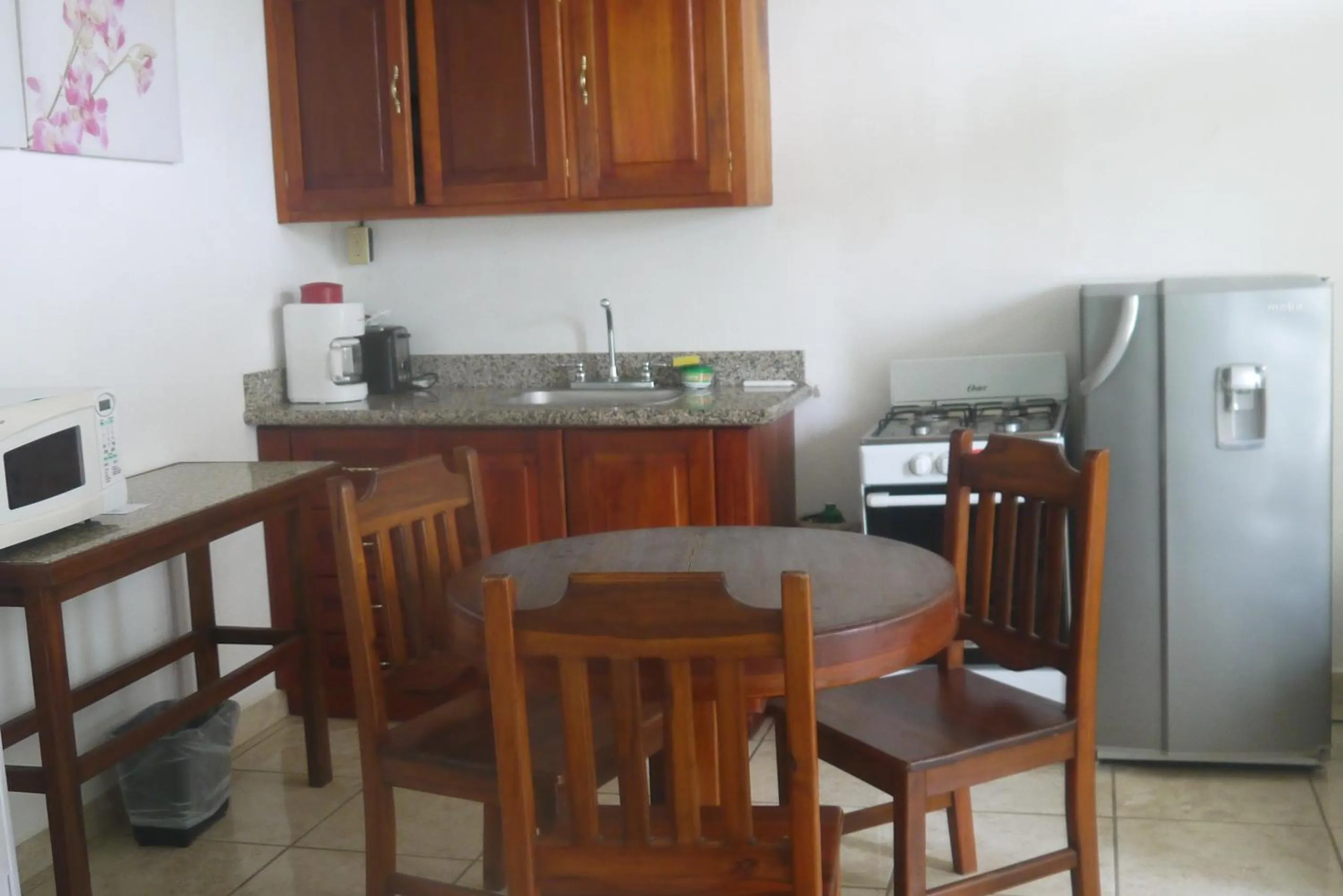 Kitchen or kitchenette in Fosters West Bay Resort