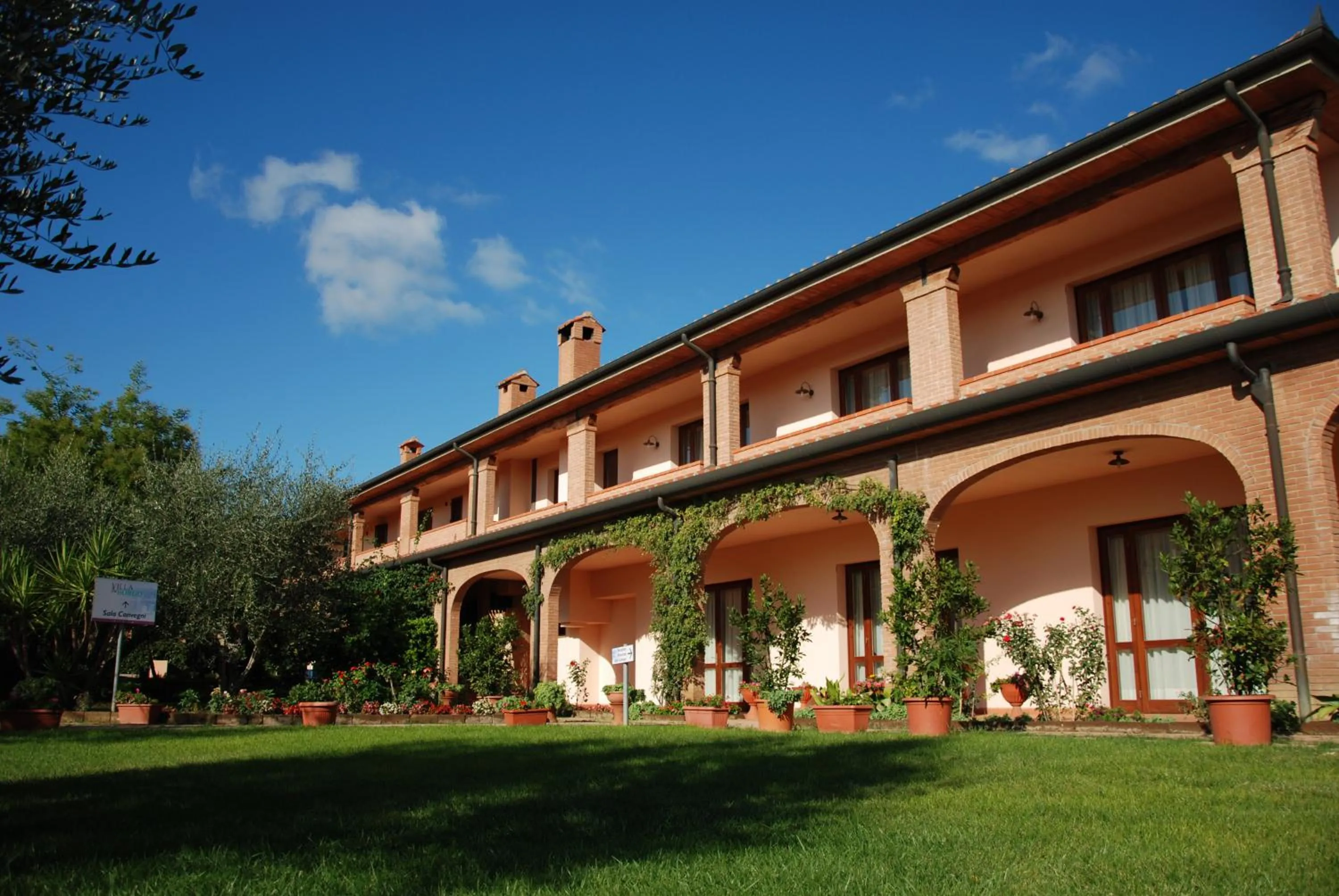 Property building in Hotel Borgo degli Olivi