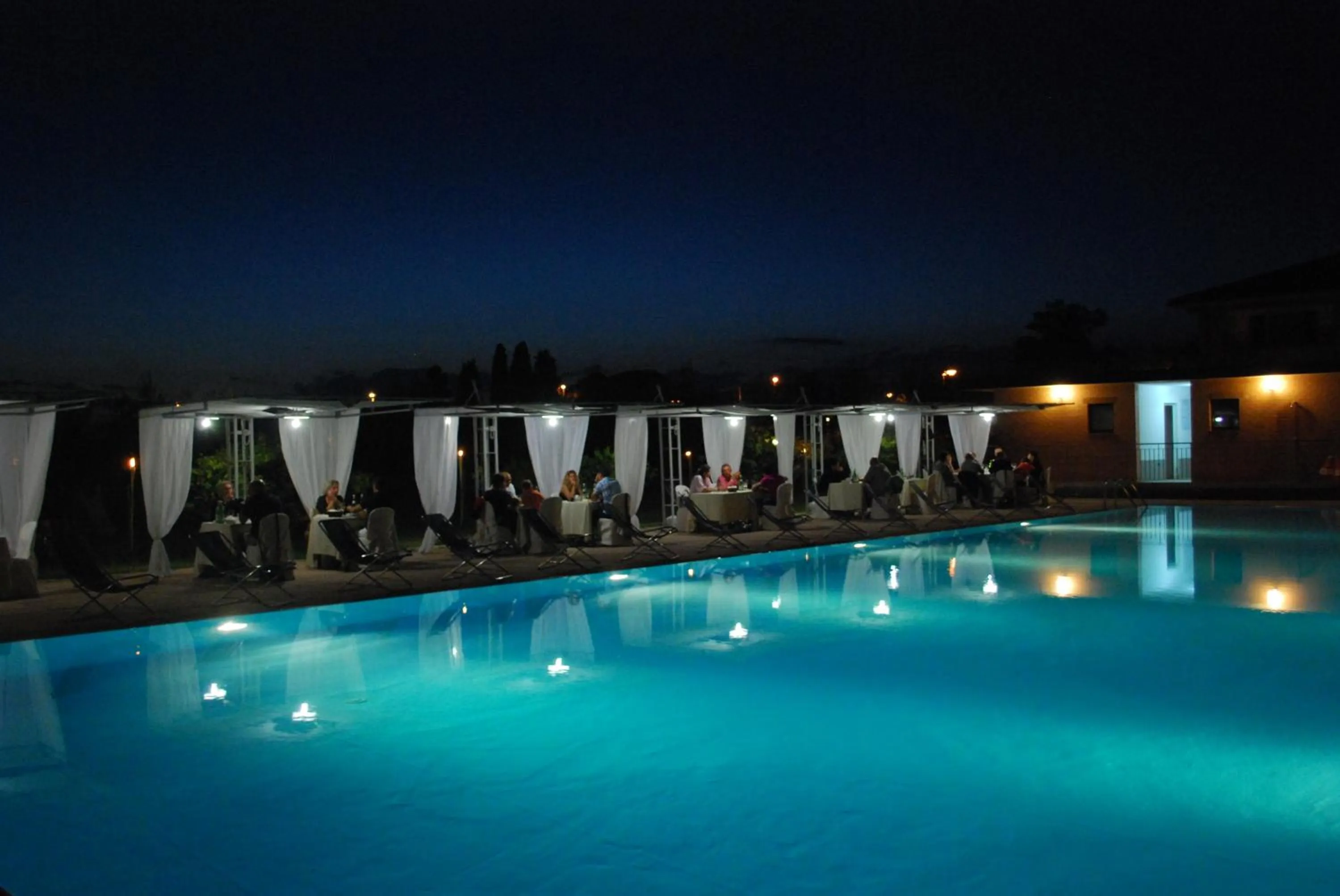 Swimming pool in Hotel Borgo degli Olivi