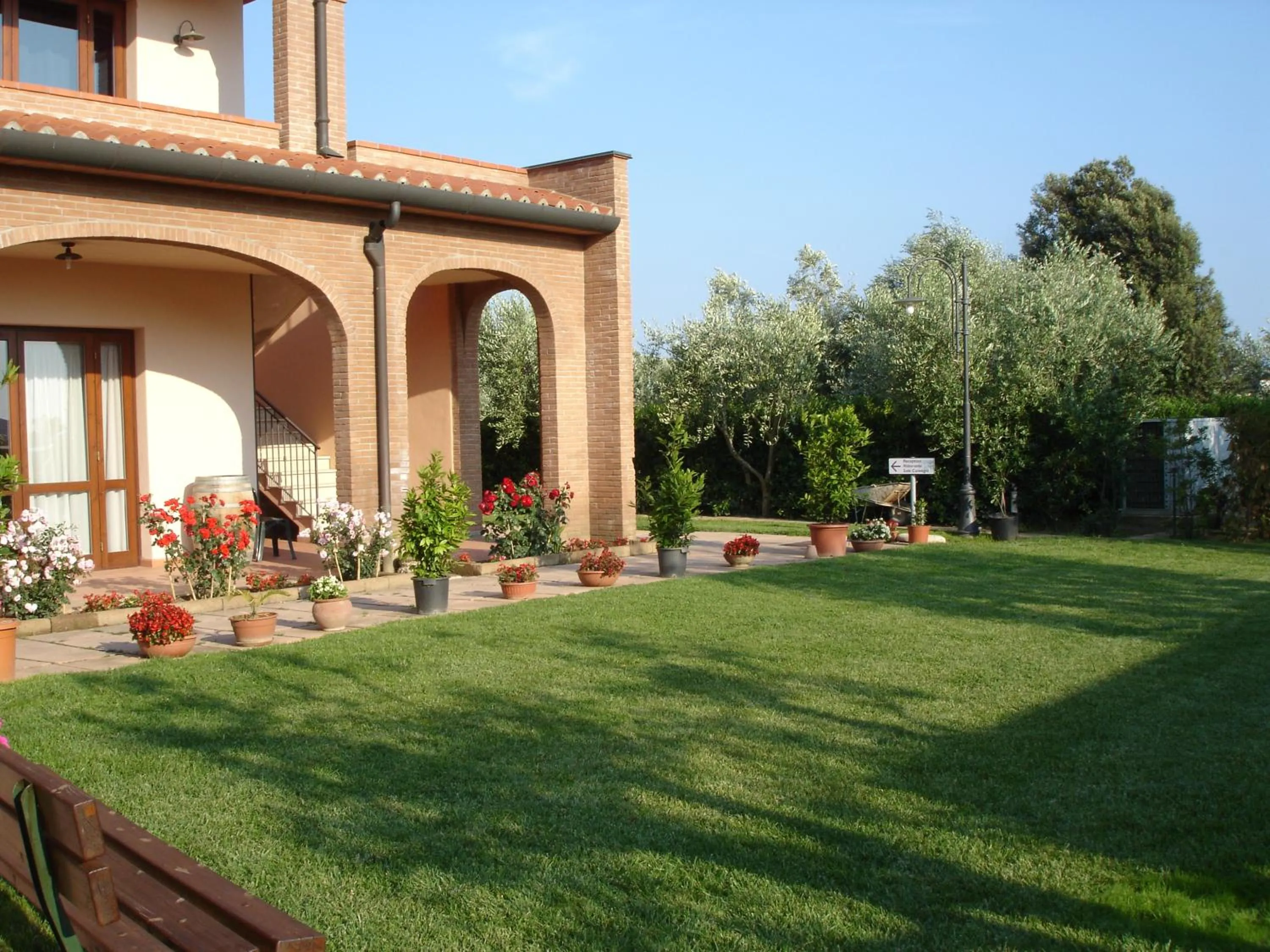 Garden in Hotel Borgo degli Olivi