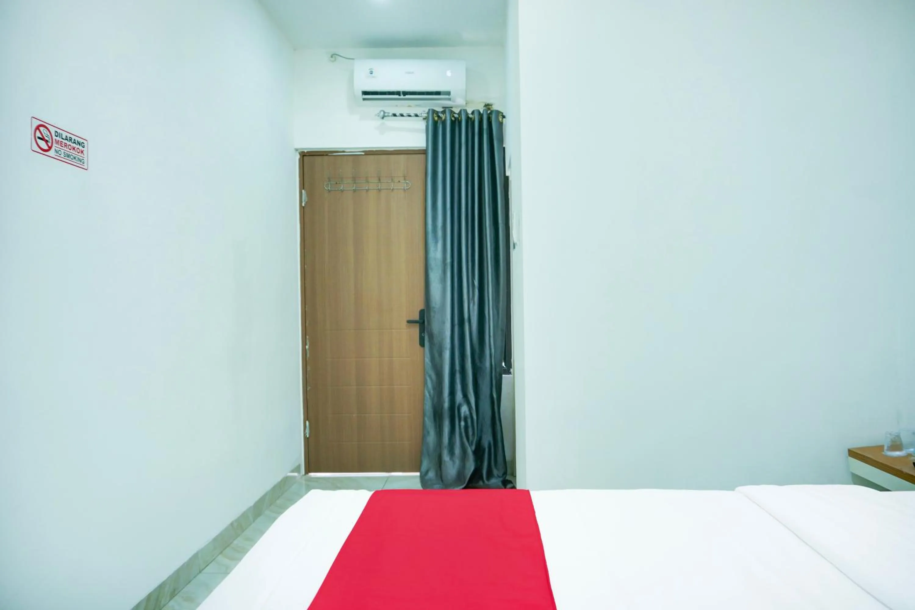 Bedroom, Bed in Hotel O Teluk Betung Near Water Park Lembah Hijau Formerly Kanajiwa Guesthouse 1