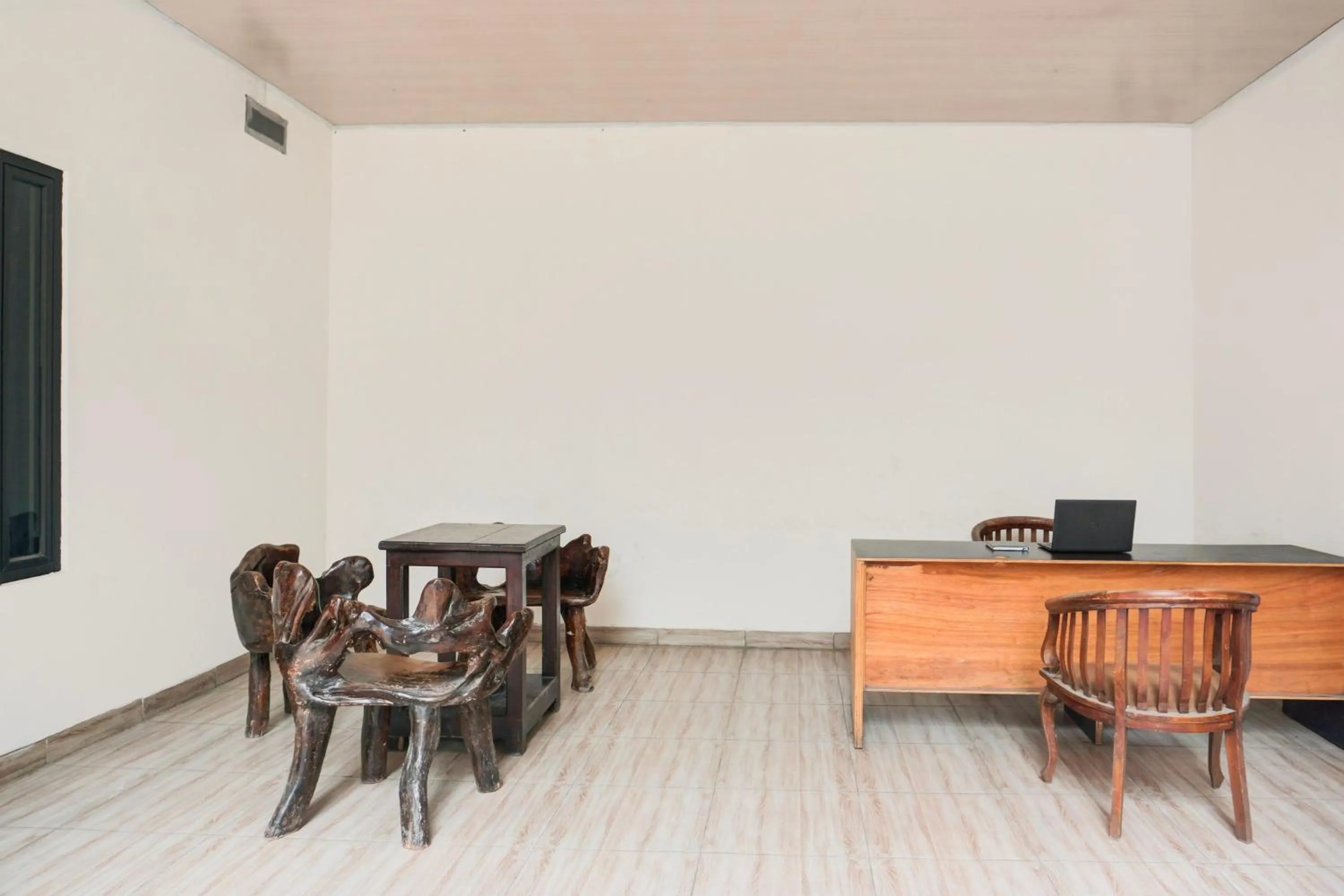 Lobby or reception in Hotel O Teluk Betung Near Water Park Lembah Hijau Formerly Kanajiwa Guesthouse 1