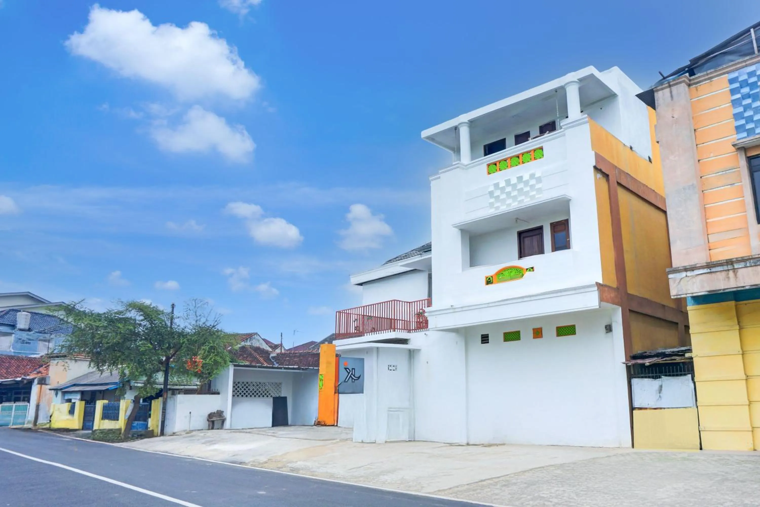 Facade/entrance in Hotel O Teluk Betung Near Water Park Lembah Hijau Formerly Kanajiwa Guesthouse 1
