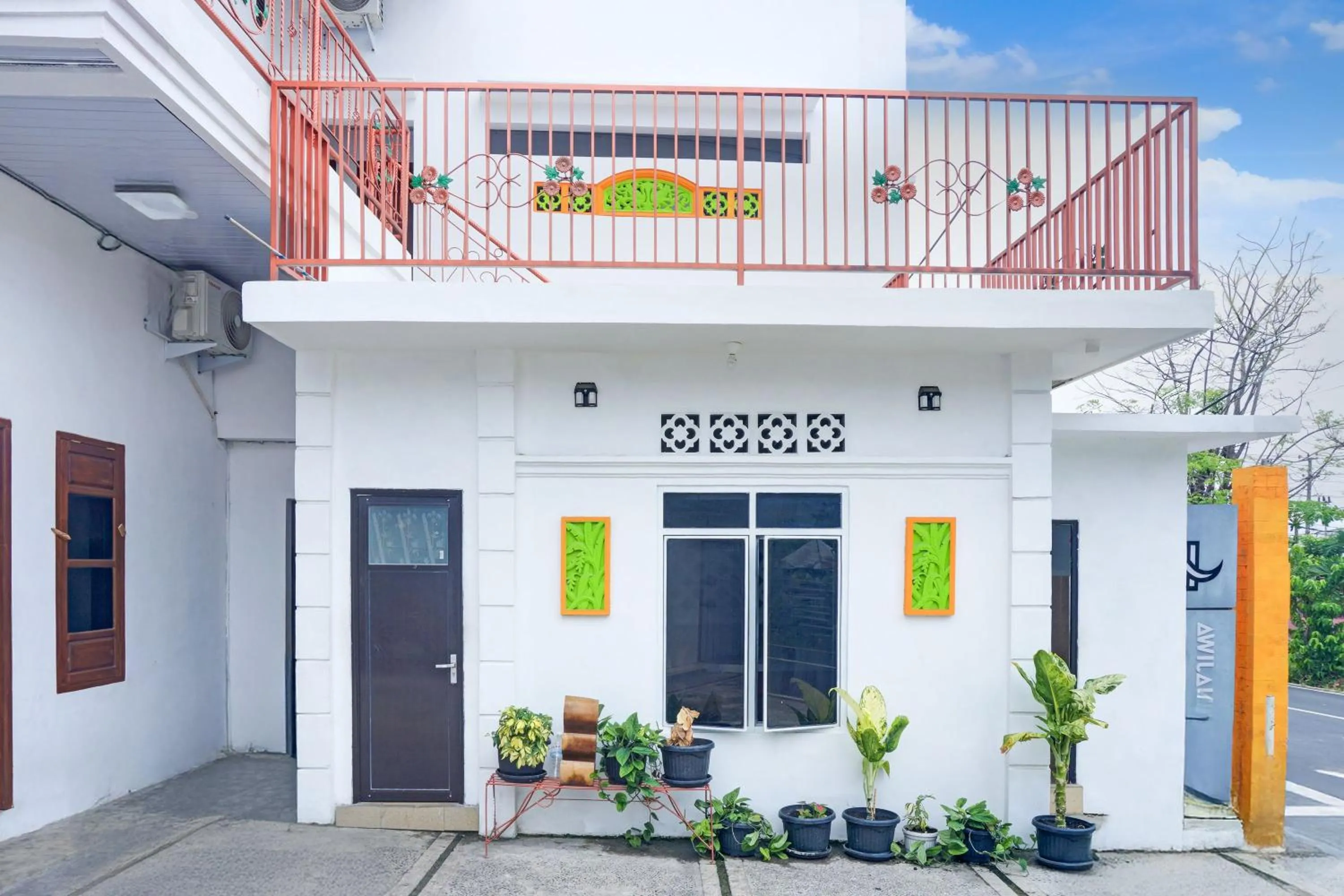 Facade/entrance in Hotel O Teluk Betung Near Water Park Lembah Hijau Formerly Kanajiwa Guesthouse 1