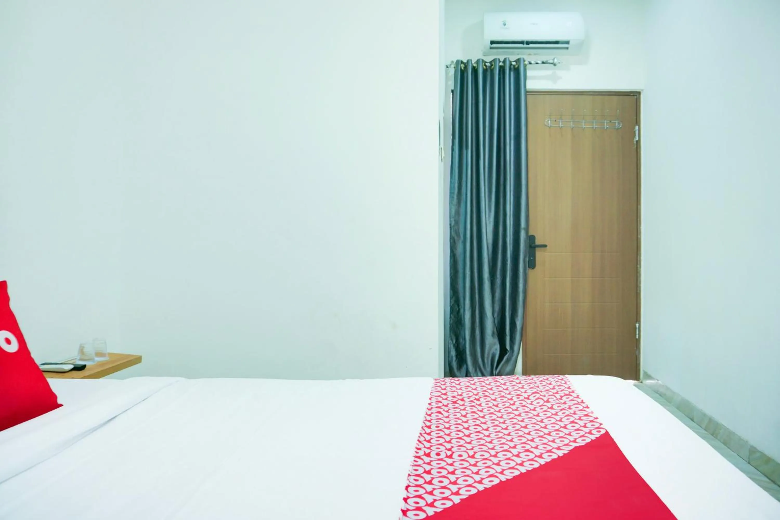 Bedroom, Bed in Hotel O Teluk Betung Near Water Park Lembah Hijau Formerly Kanajiwa Guesthouse 1