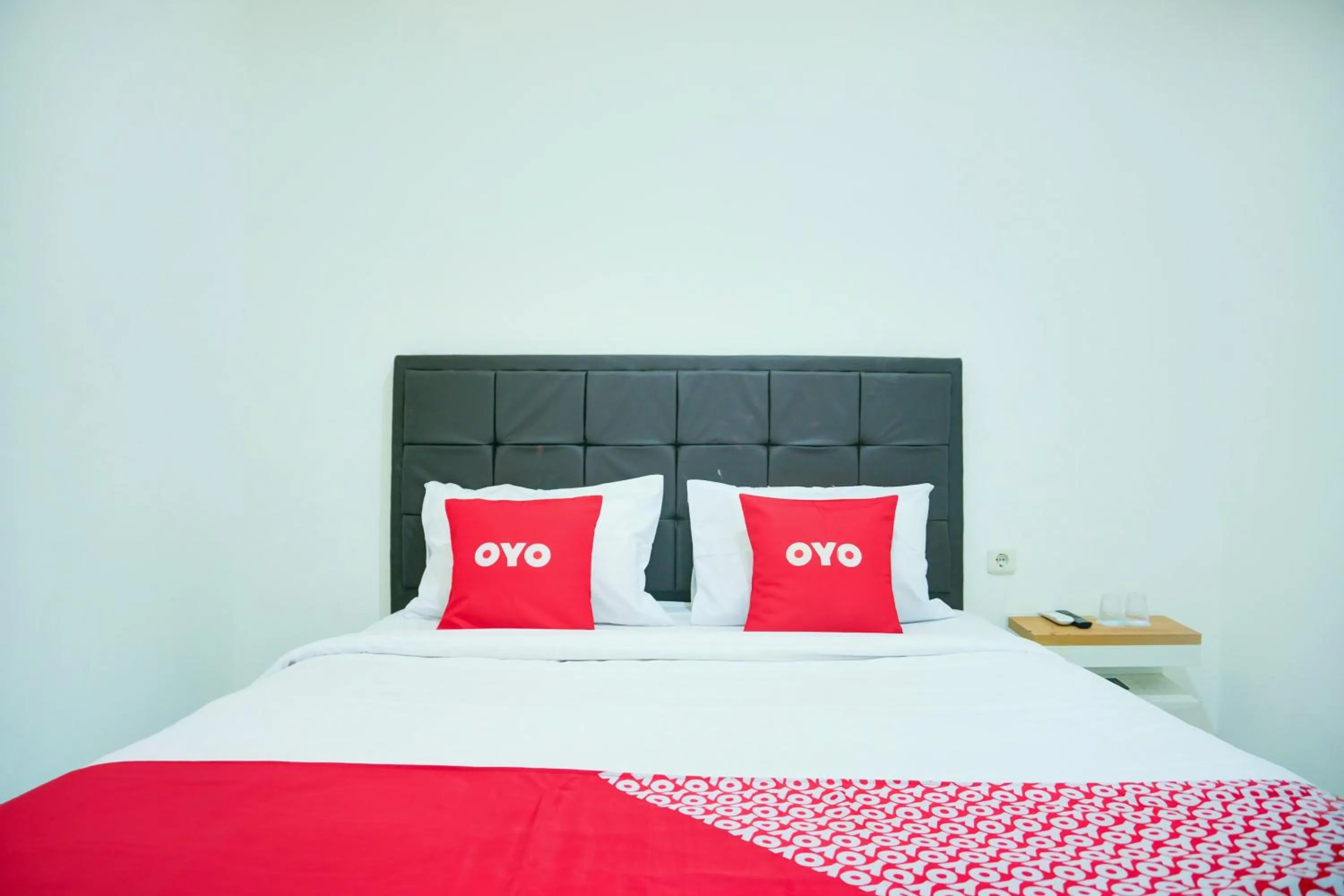 Bedroom, Bed in Hotel O Teluk Betung Near Water Park Lembah Hijau Formerly Kanajiwa Guesthouse 1