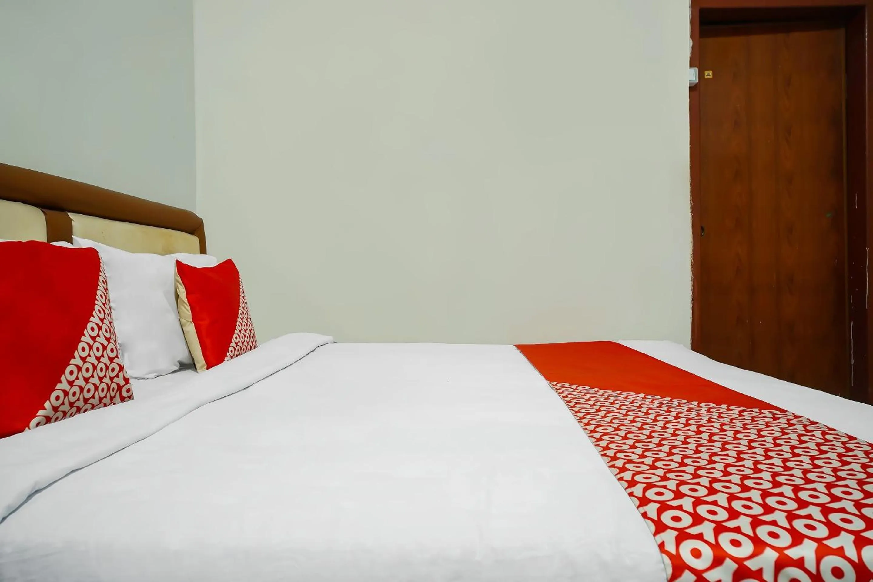 Bedroom, Bed in Hotel O Sidikalang Near KEJAKSAAN NEGERI DAIRI