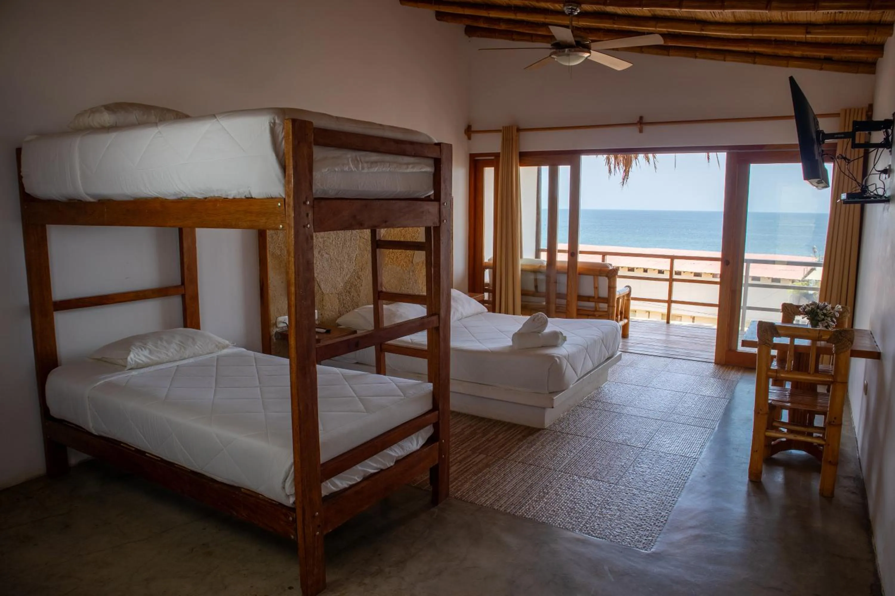 Family Room with Side Sea View in El Mirador de Vichayito