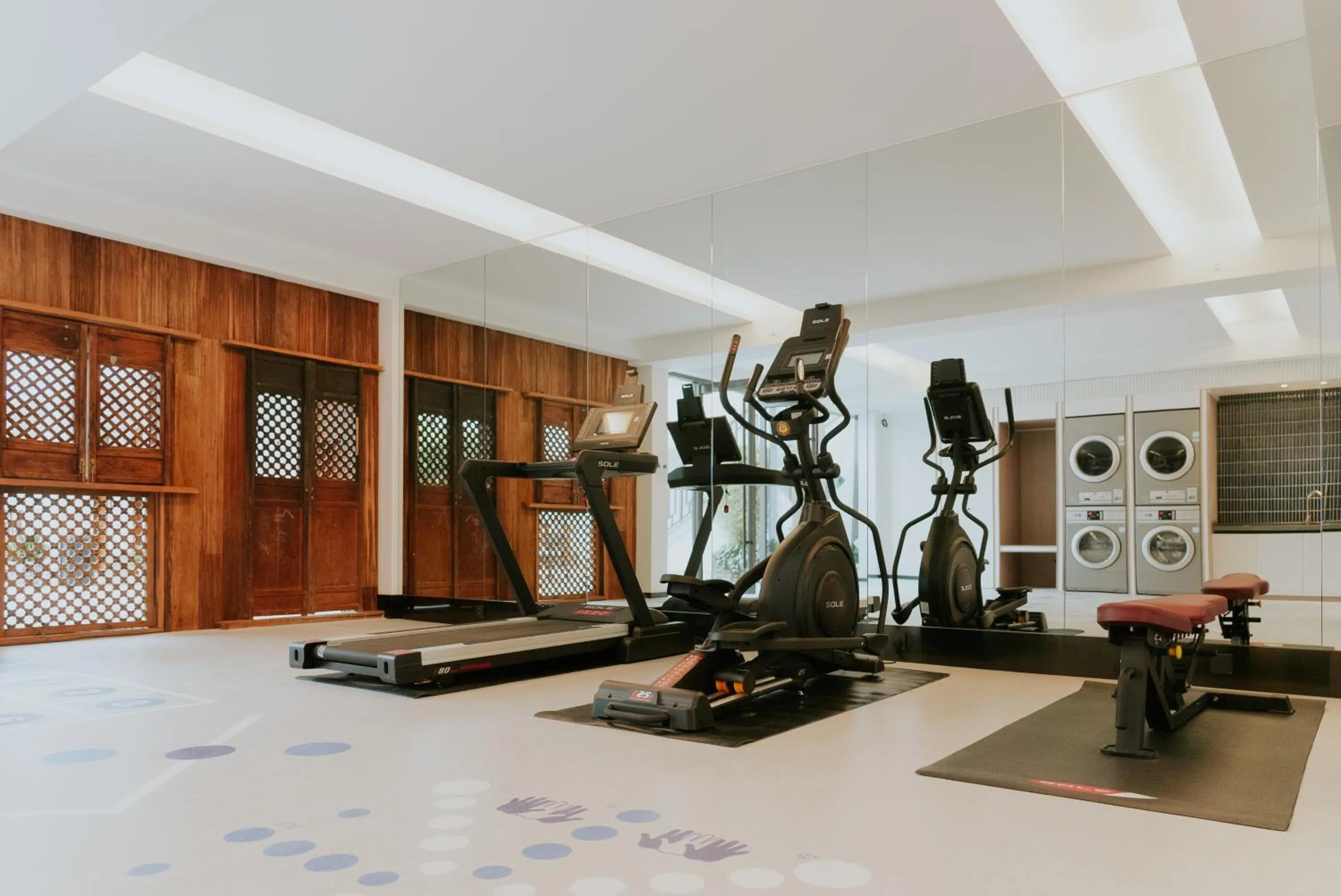 Fitness centre/facilities in SSAW Hotel in Lijiang Ancient Town-Offers special clothing fittings and photo sessions - Provides travel arrangements - Includes extra bed service