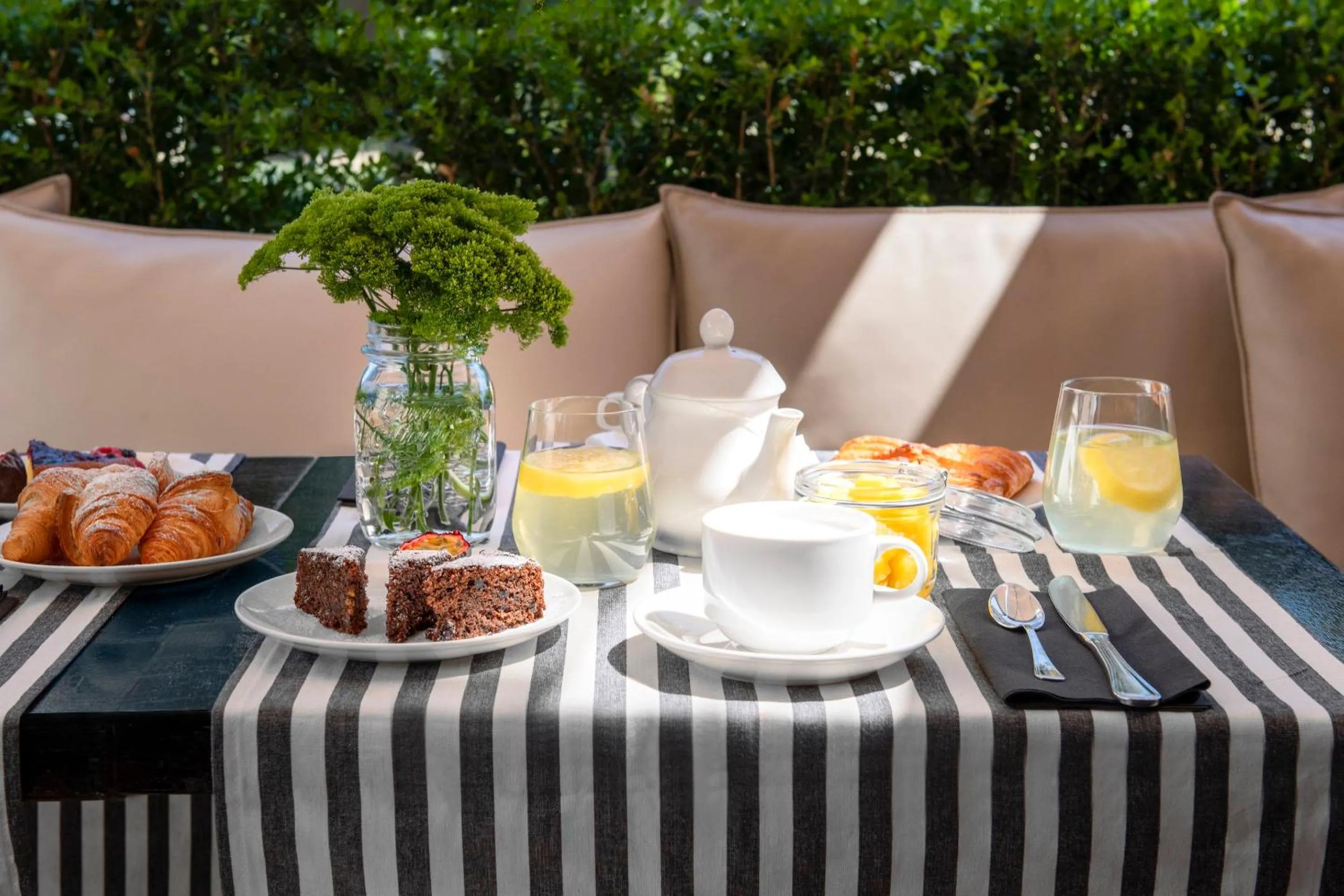 Restaurant/places to eat in Hotel Lungomare