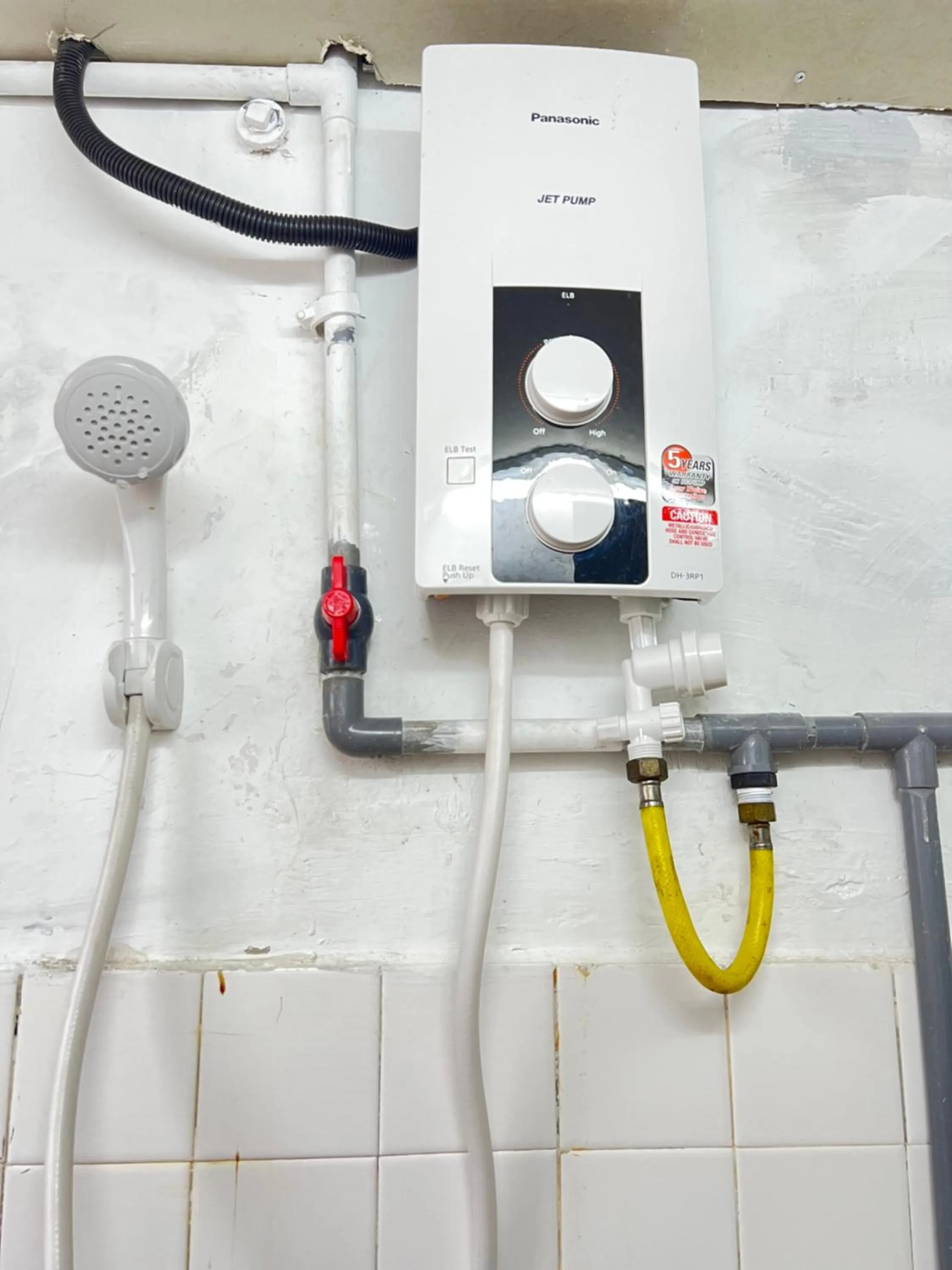 Shower in Jiaxin Dormitory - Puteri Wangsa 家馨旅舍