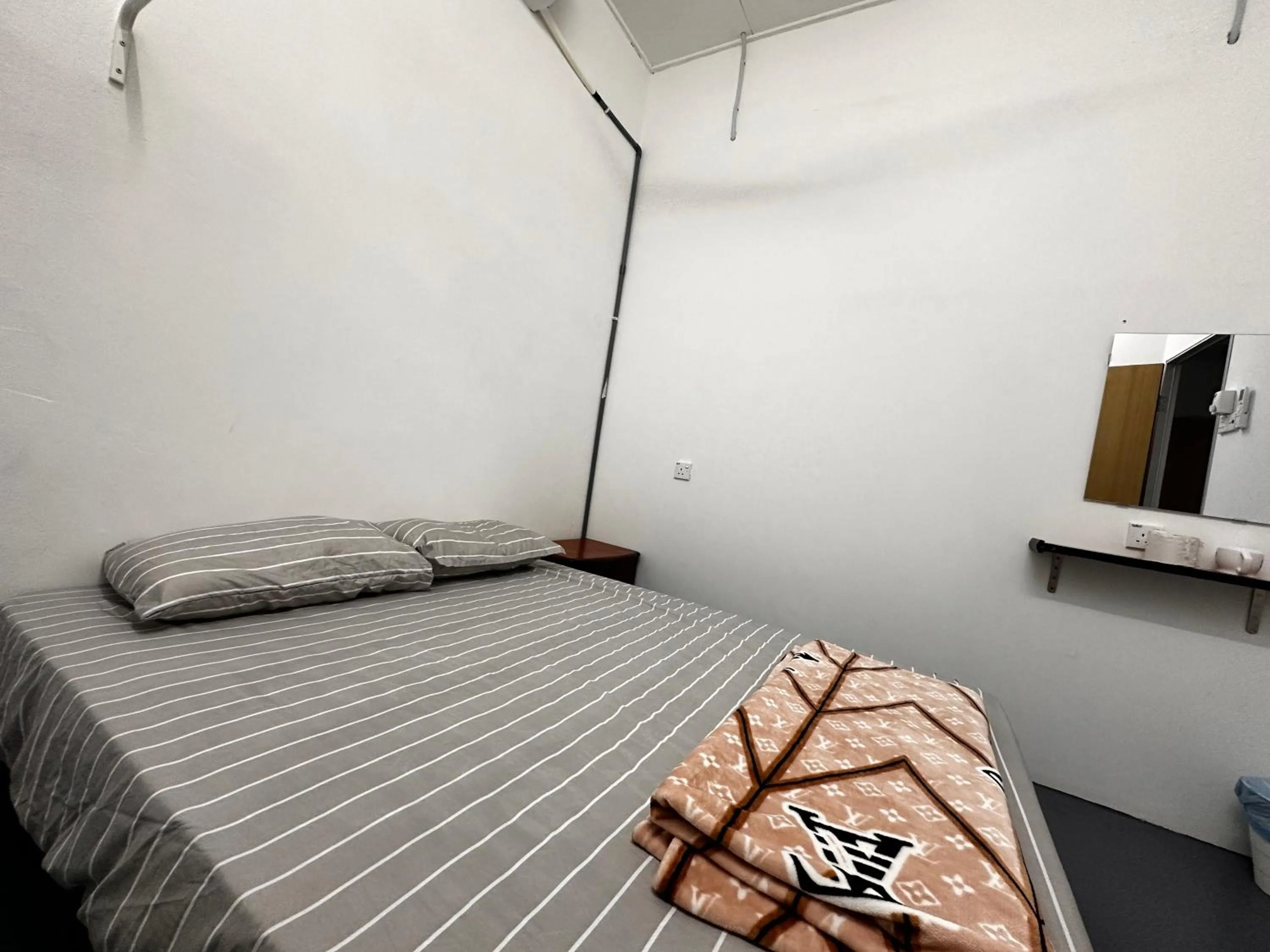 Bed in Jiaxin Dormitory - Puteri Wangsa 家馨旅舍