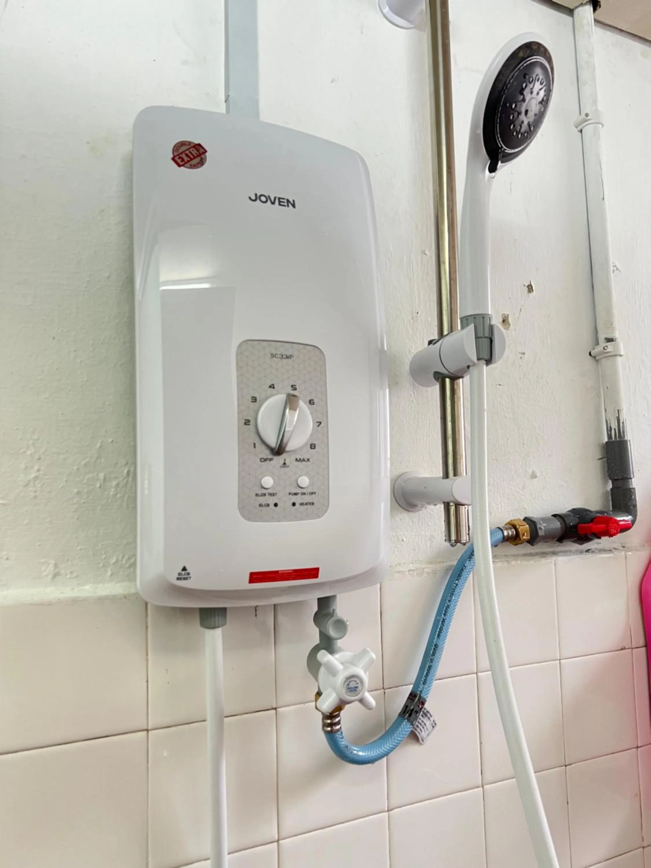 Shower in Jiaxin Dormitory - Puteri Wangsa 家馨旅舍