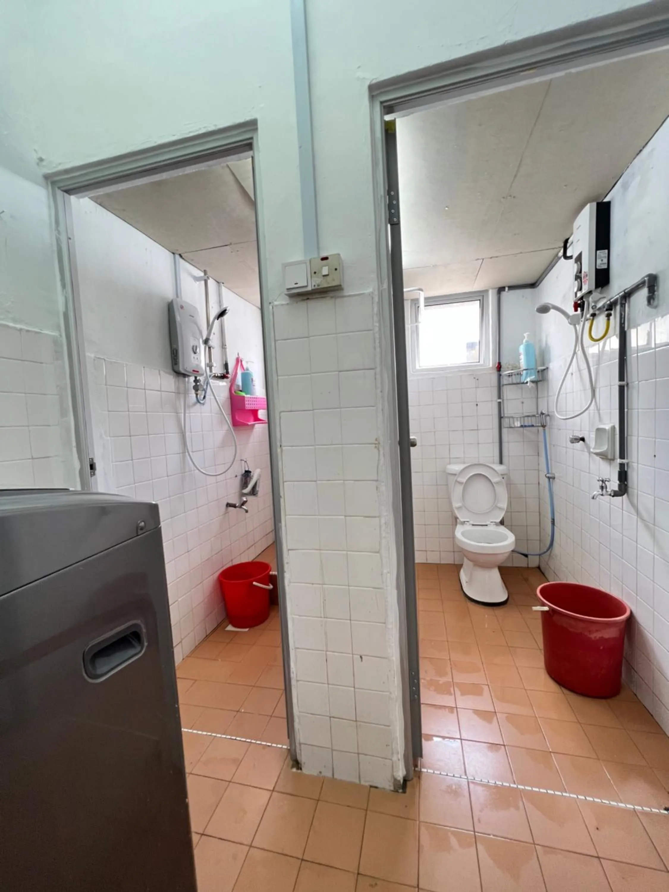 Shower in Jiaxin Dormitory - Puteri Wangsa 家馨旅舍
