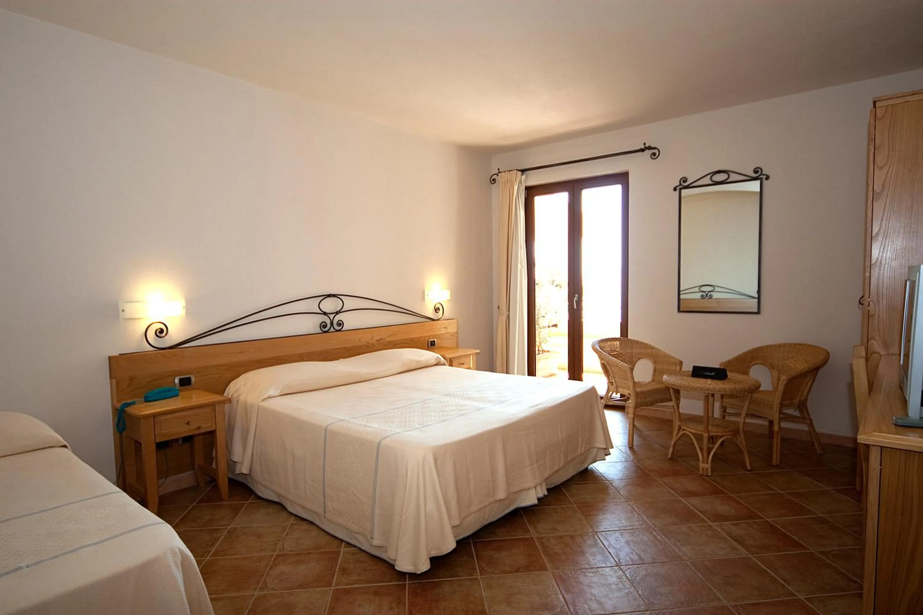 Photo of the whole room in Hotel Villa Gustui Maris