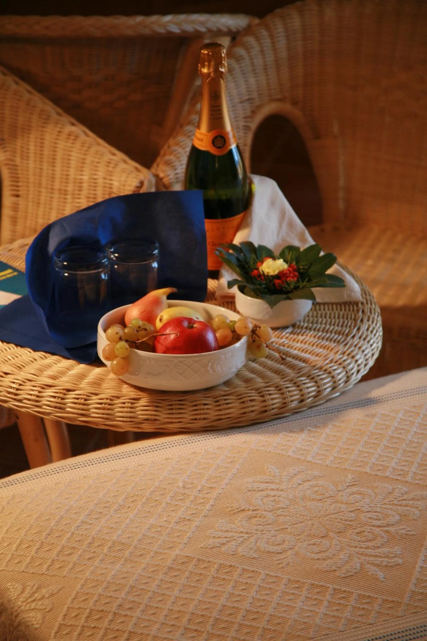 Food and drinks in Hotel Villa Gustui Maris