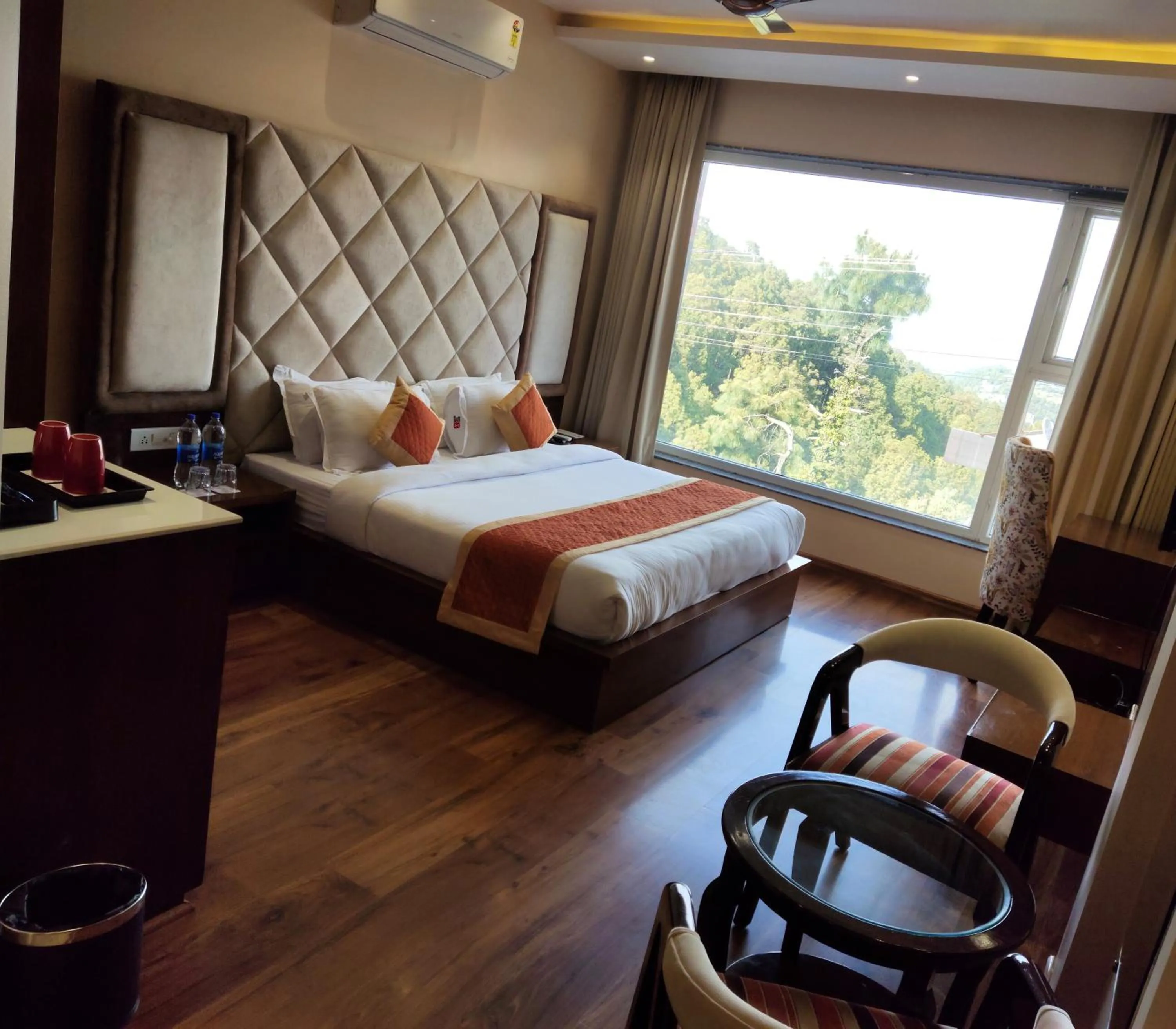 Bed in Mastiff Hotel, Dalhousie
