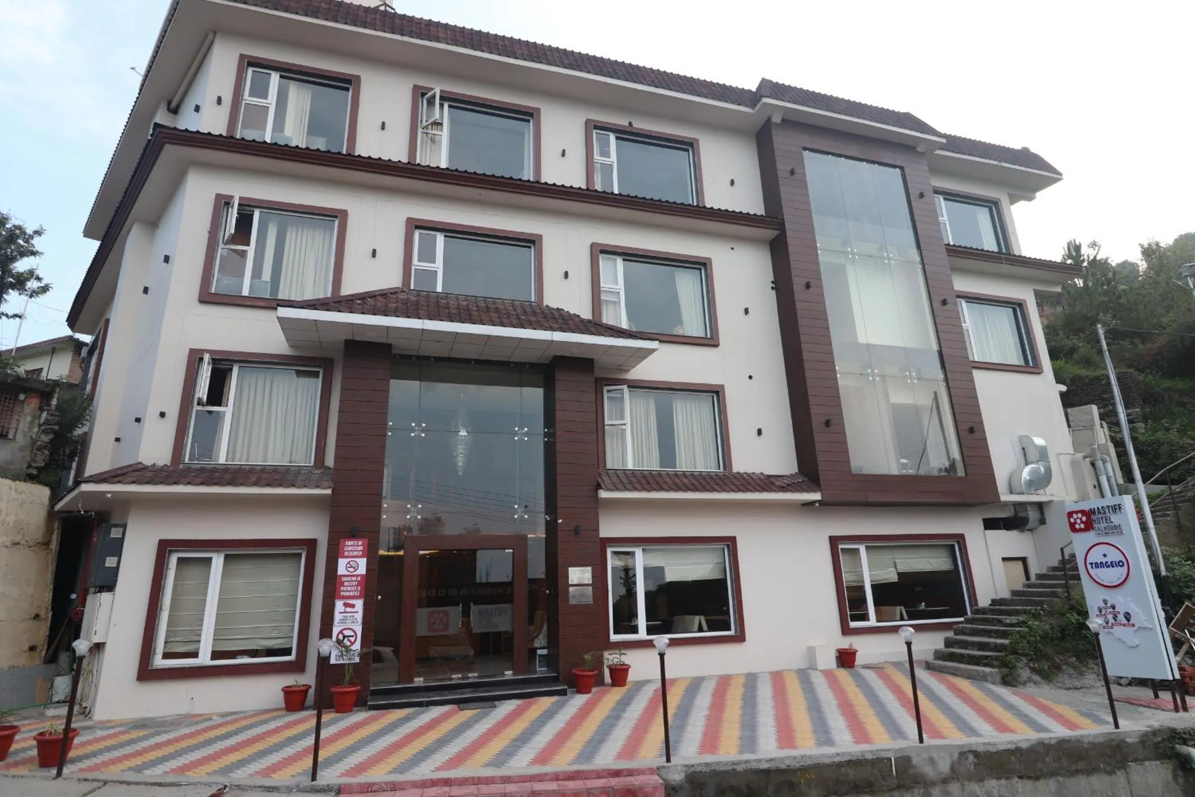 Property building in Mastiff Hotel, Dalhousie