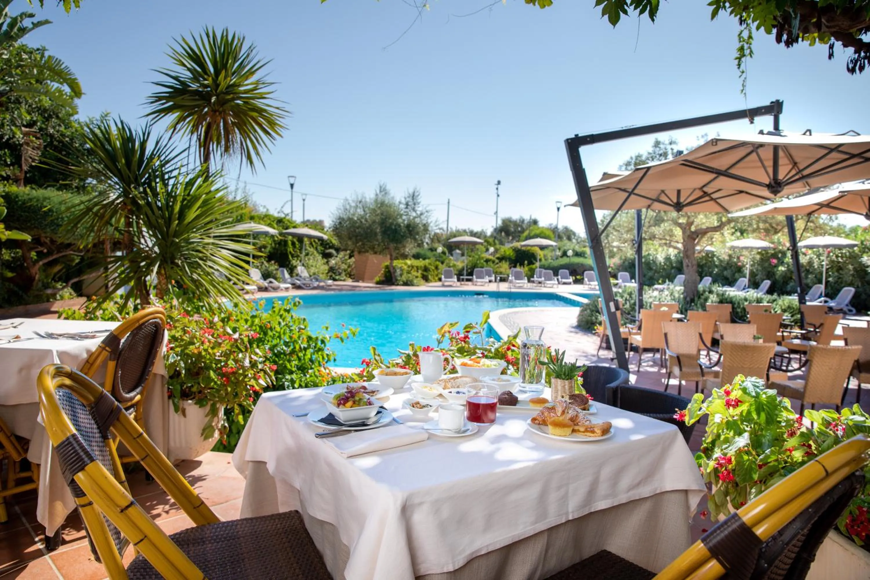 Restaurant/places to eat in Hotel la Torre