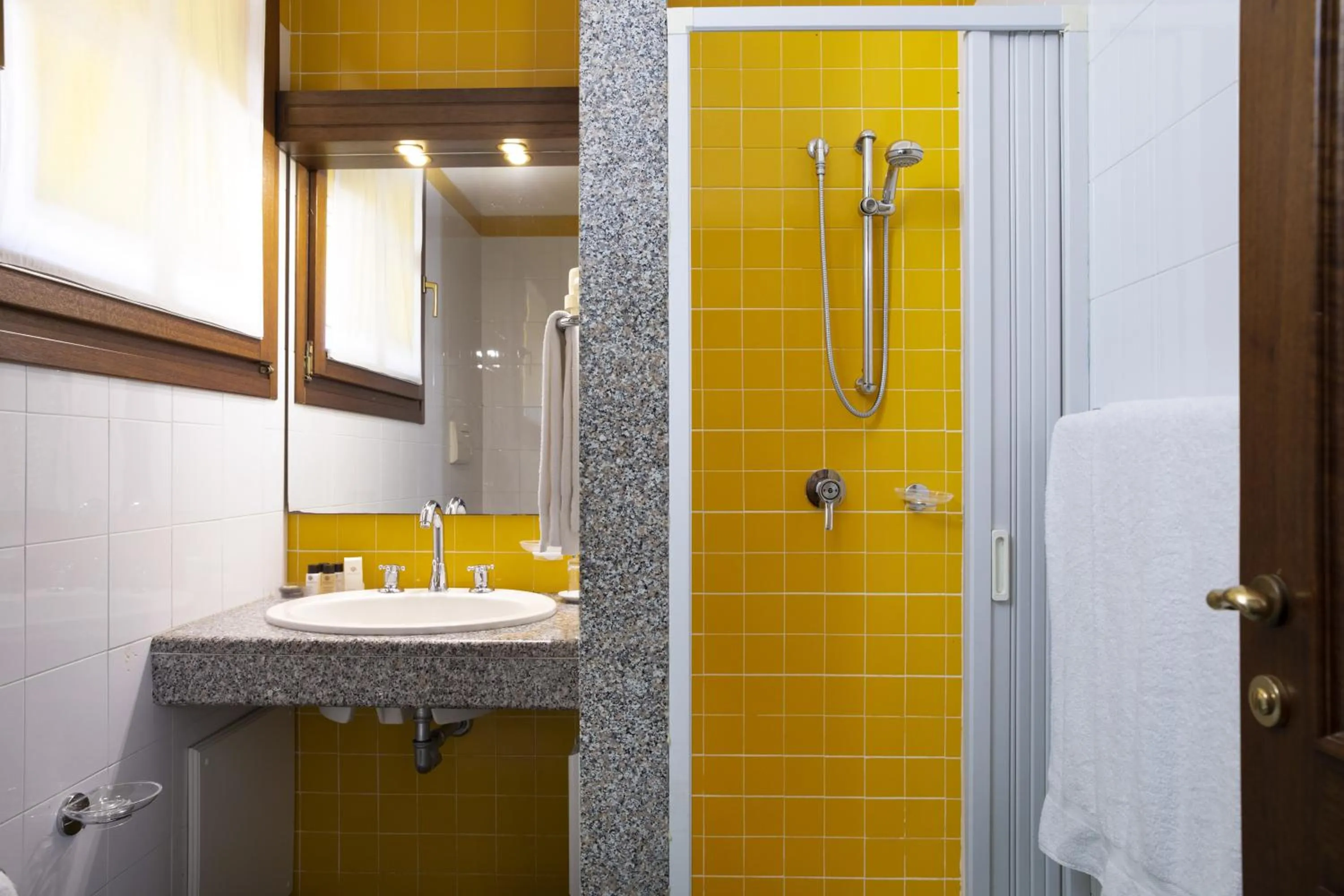 Bathroom in Hotel la Torre