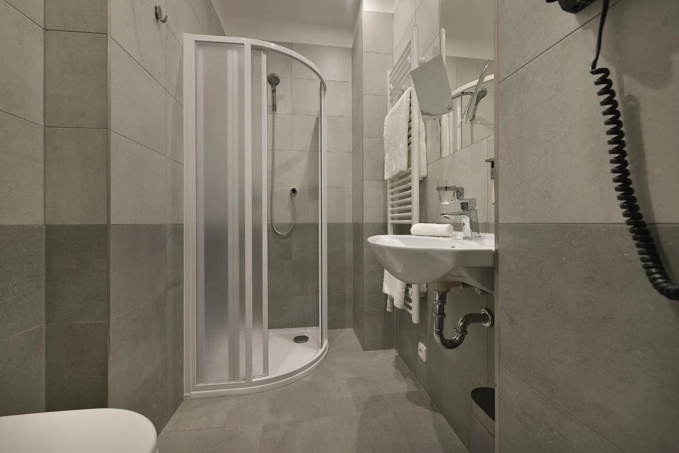 Toilet in Prague Season Three Stars