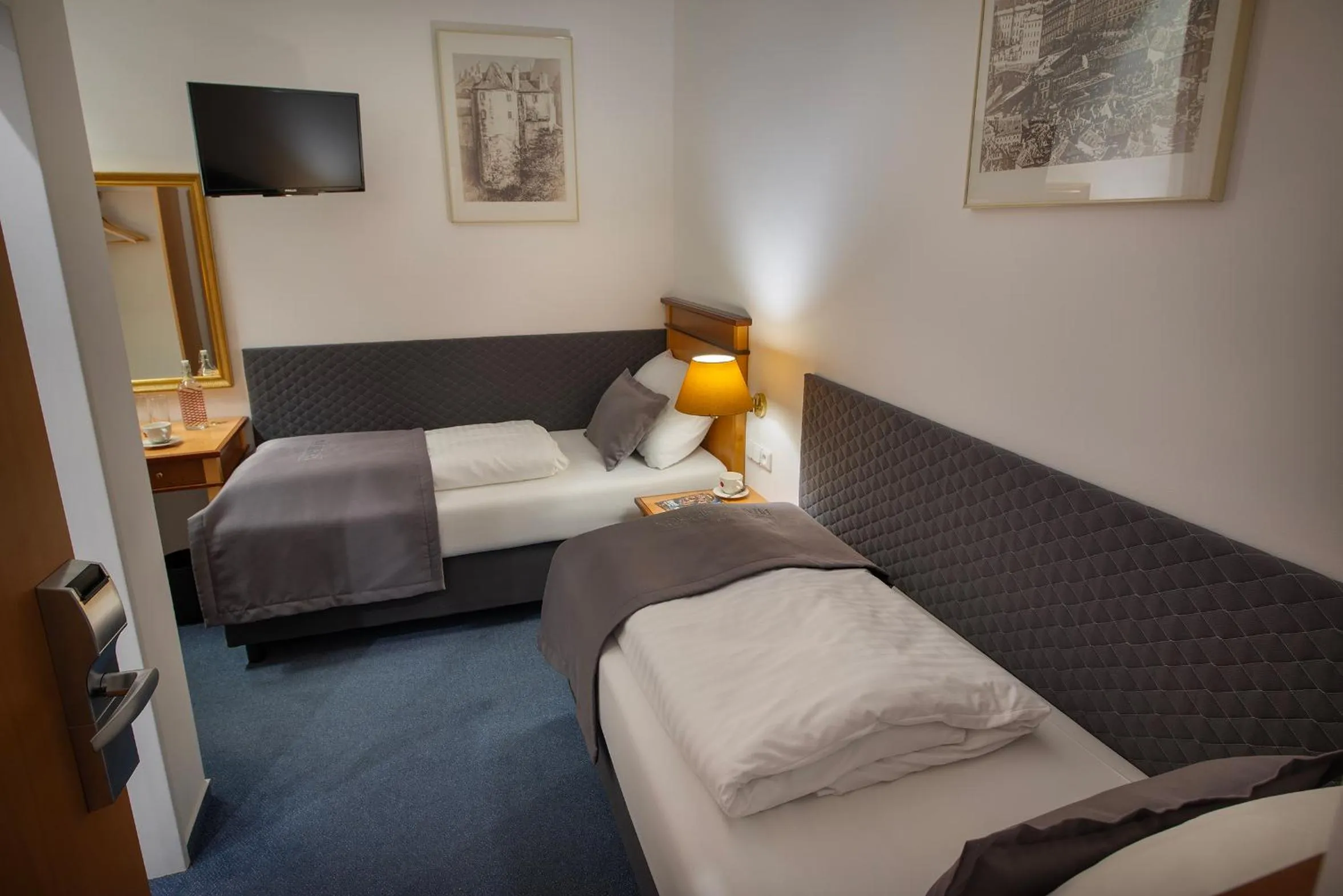 Photo of the whole room, Bed in Prague Season Three Stars