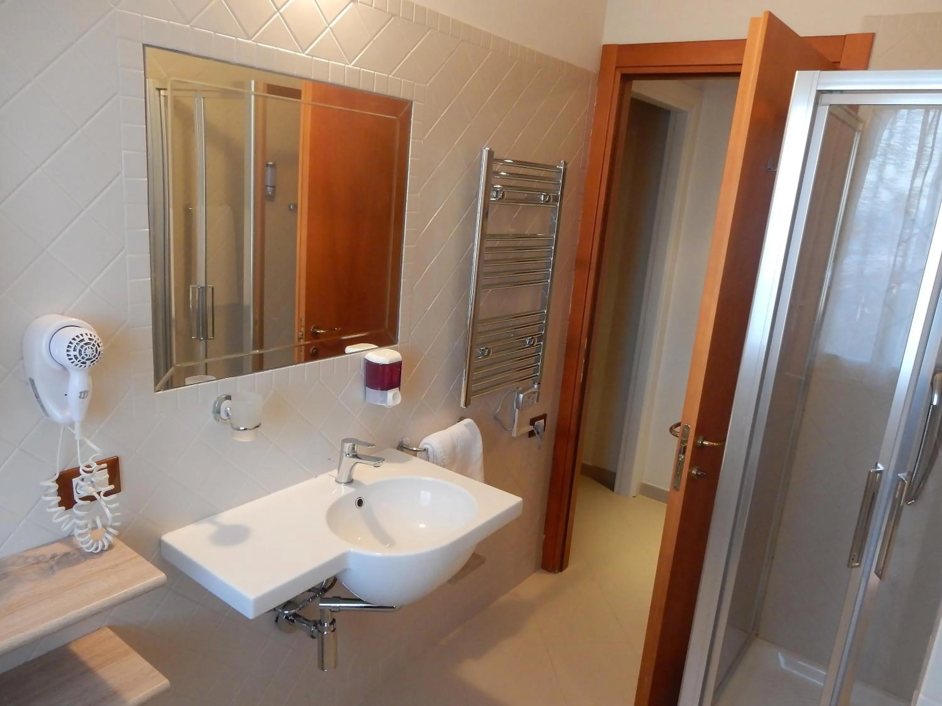 Bathroom in Hotel Kaly