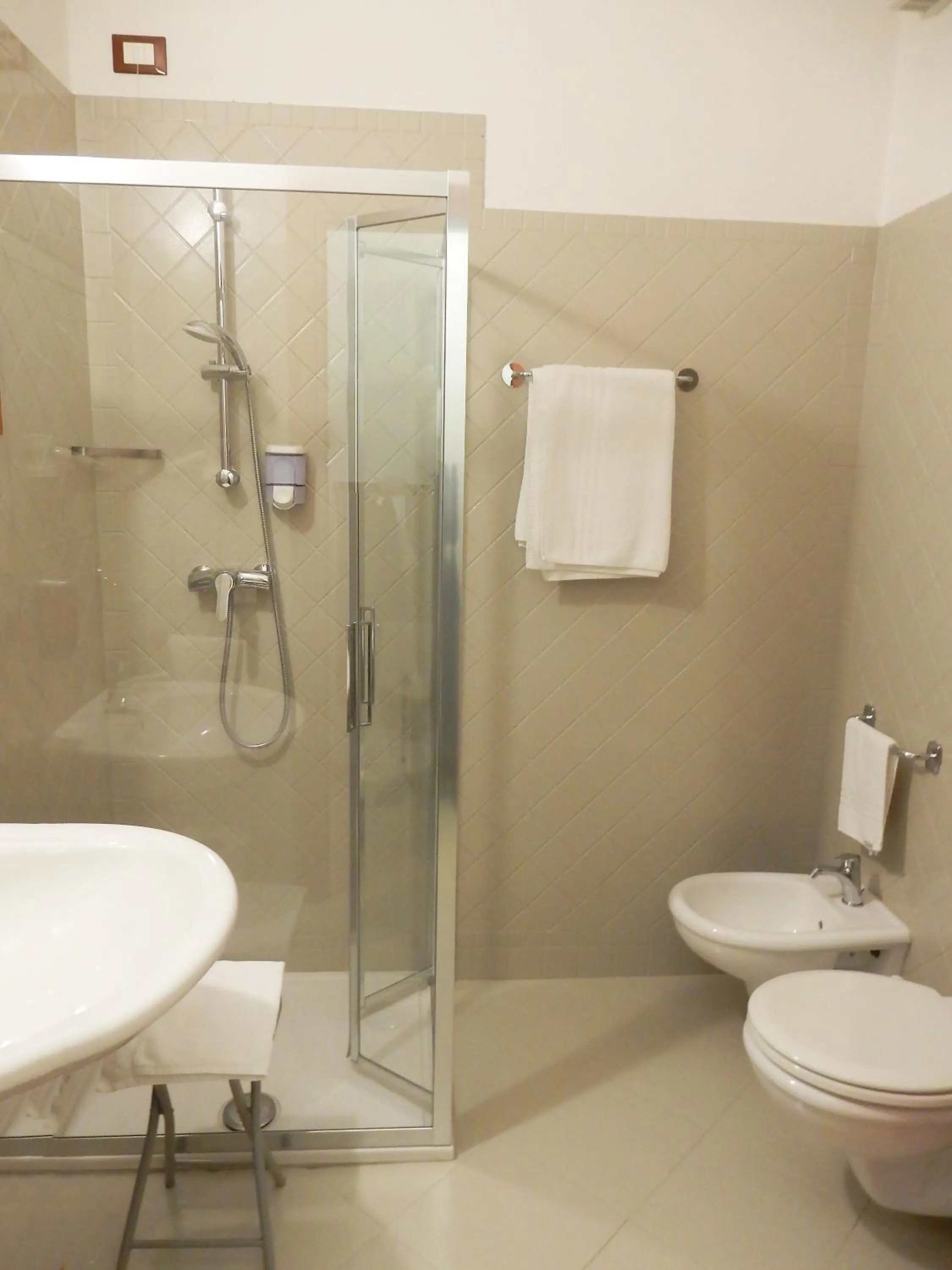 Shower in Hotel Kaly