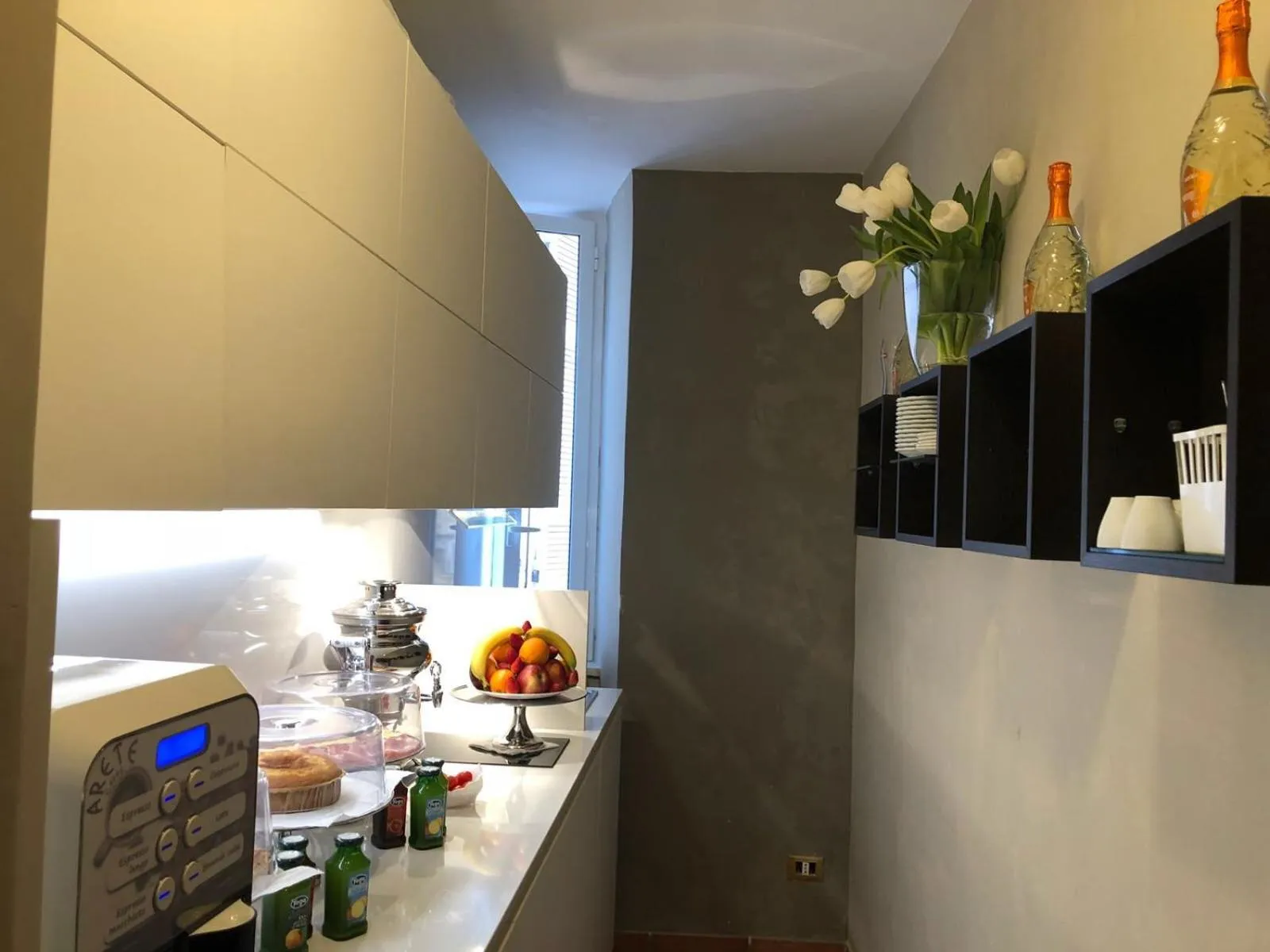 Property building in 207 Inn