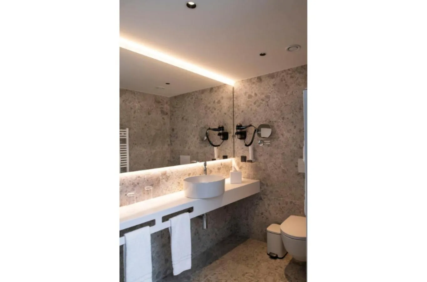 Bathroom in Hotel Le Parc