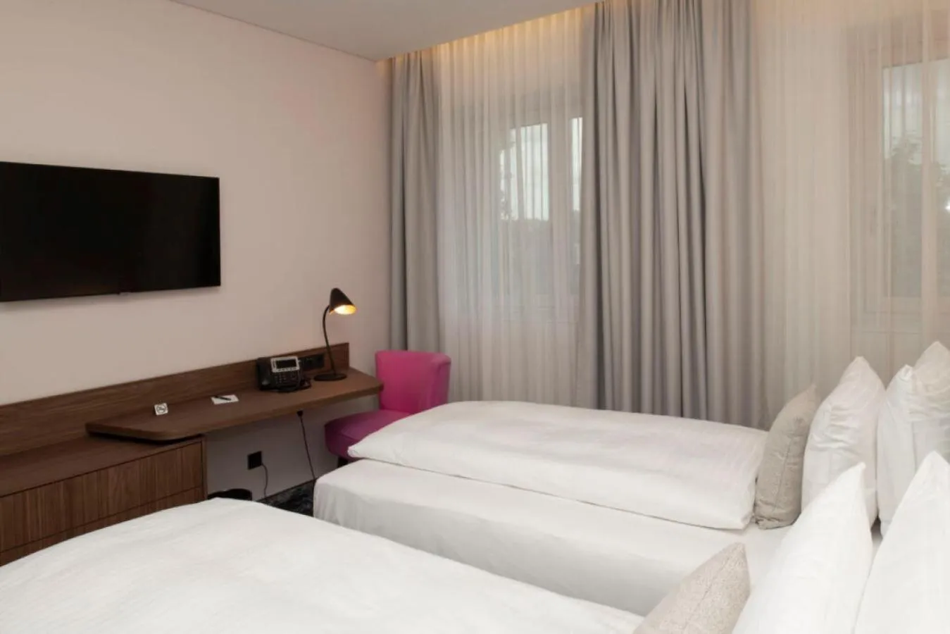 Photo of the whole room, Bed in Hotel Le Parc