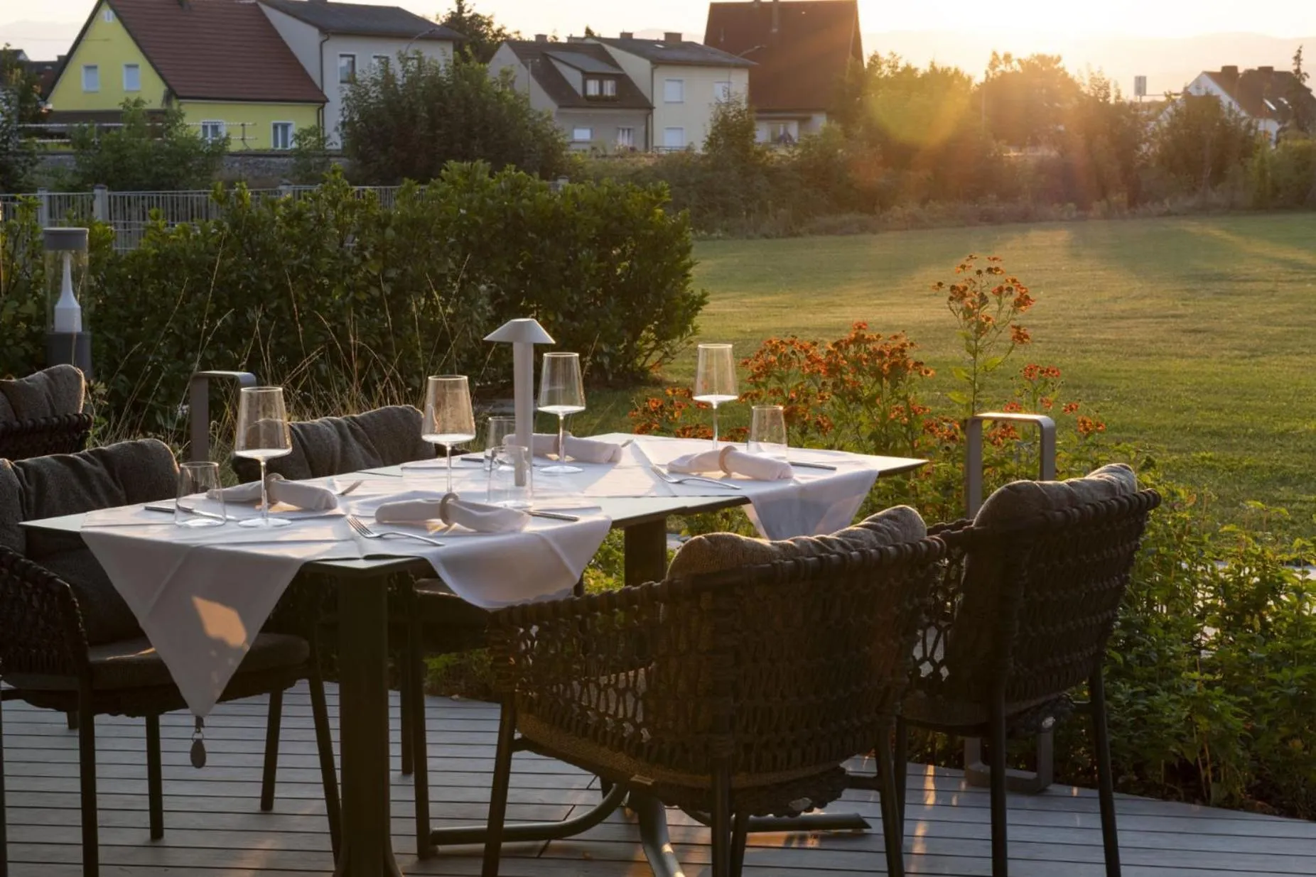 Restaurant/places to eat in Hotel Le Parc