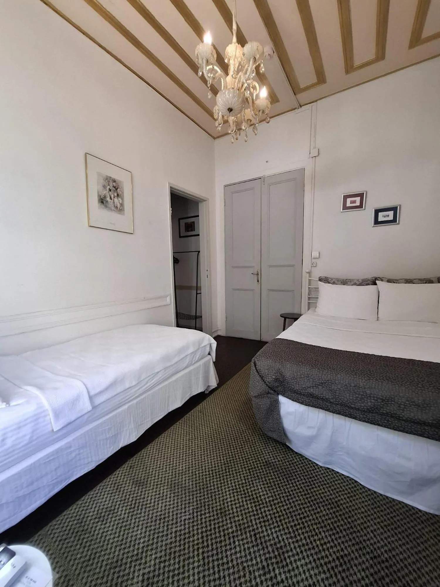 Bedroom, Bed in No16 Ada