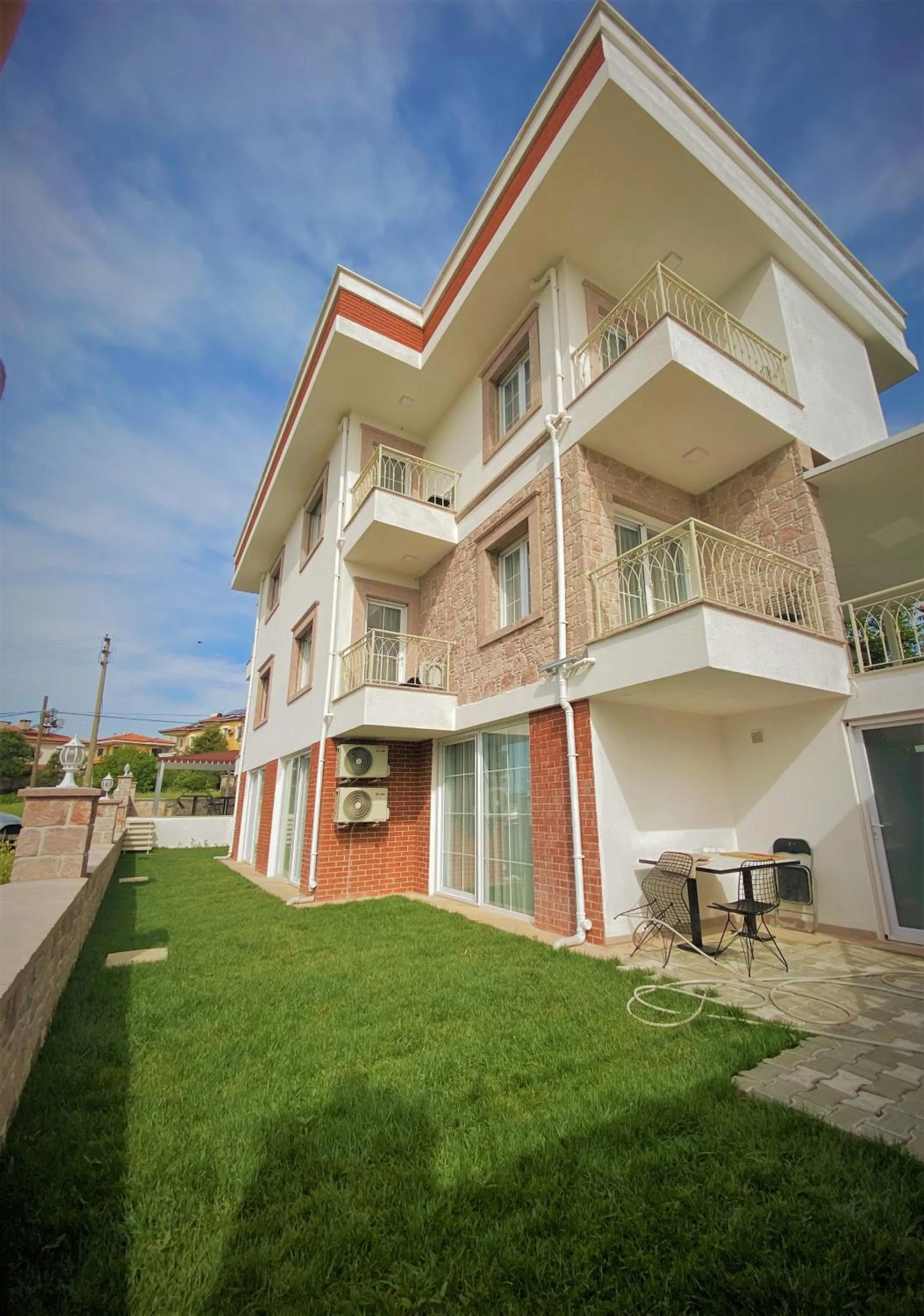 Property building in Cunda Kordon Otel