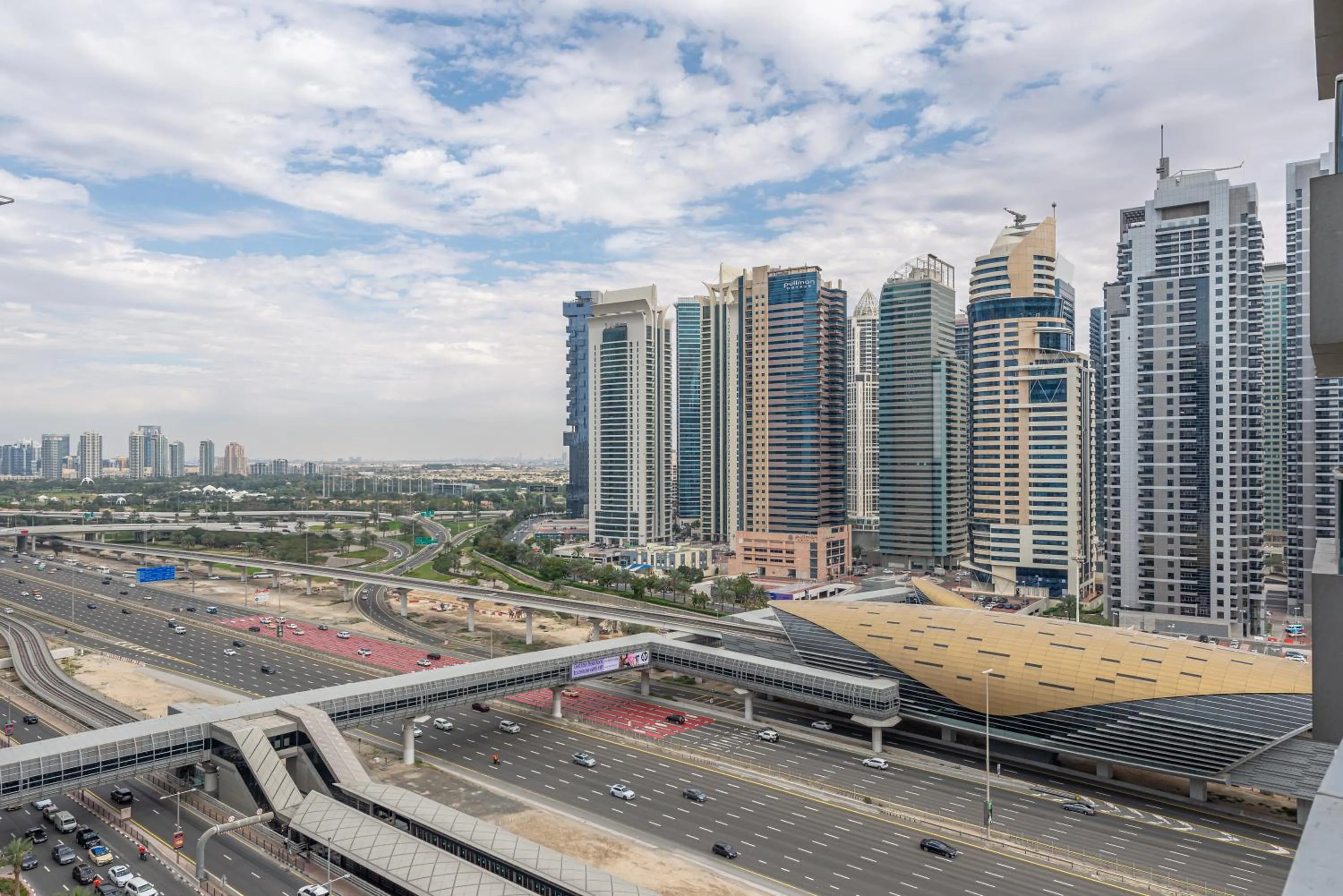 City view in Marco Polo - Find your calm escape in Dubai Marina