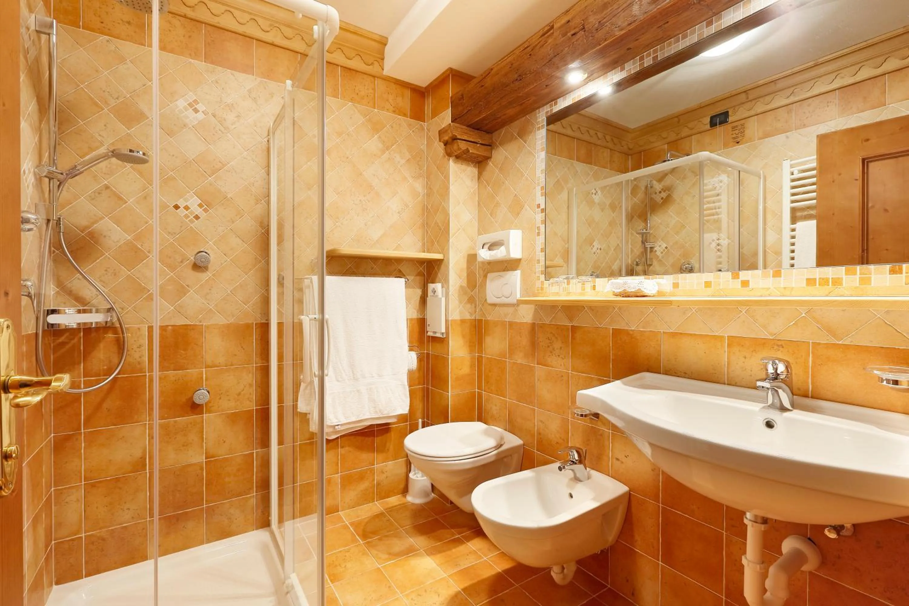 Photo of the whole room in Hotel Columbia & Spa