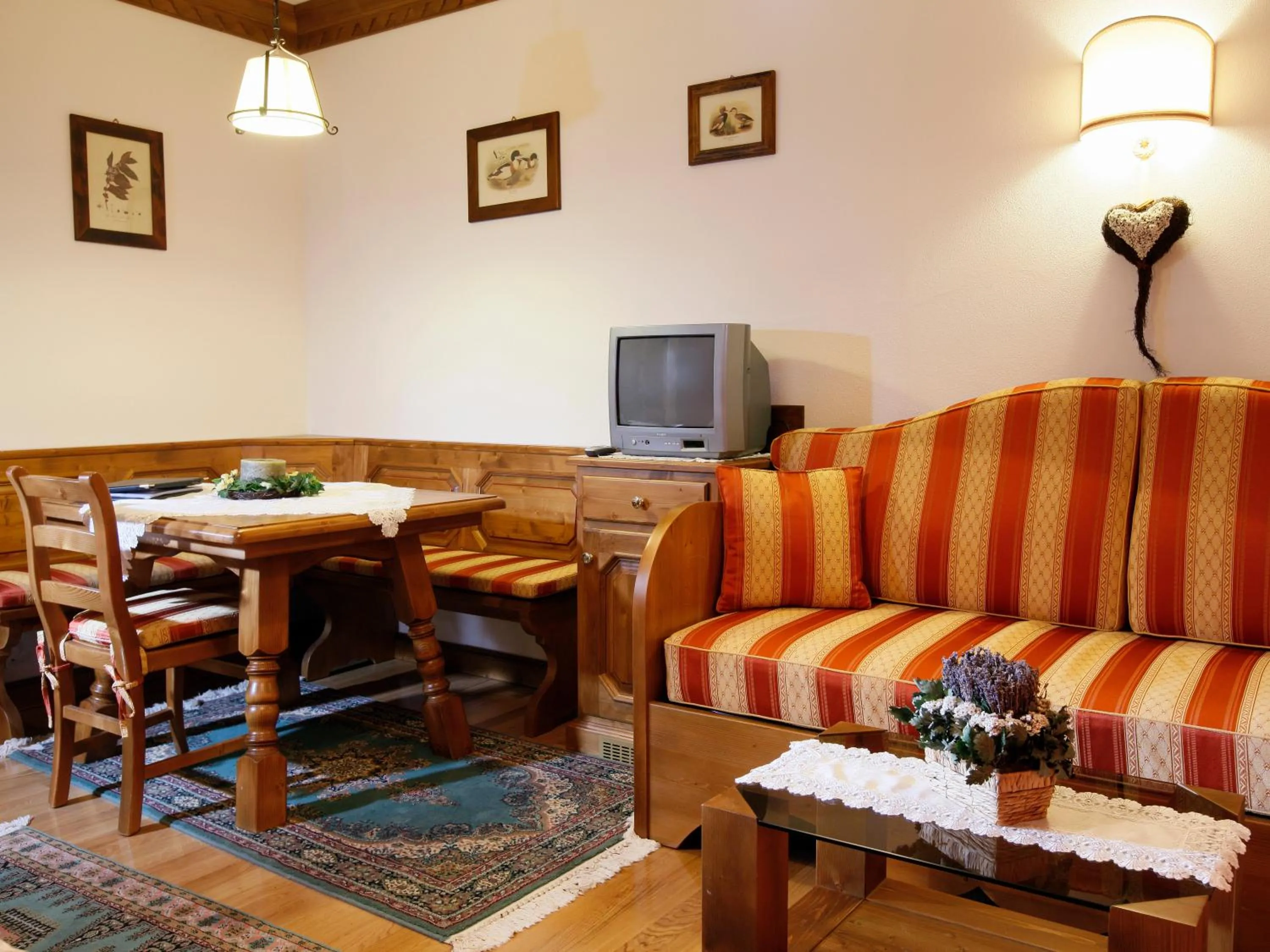 Seating area in Hotel Columbia & Spa