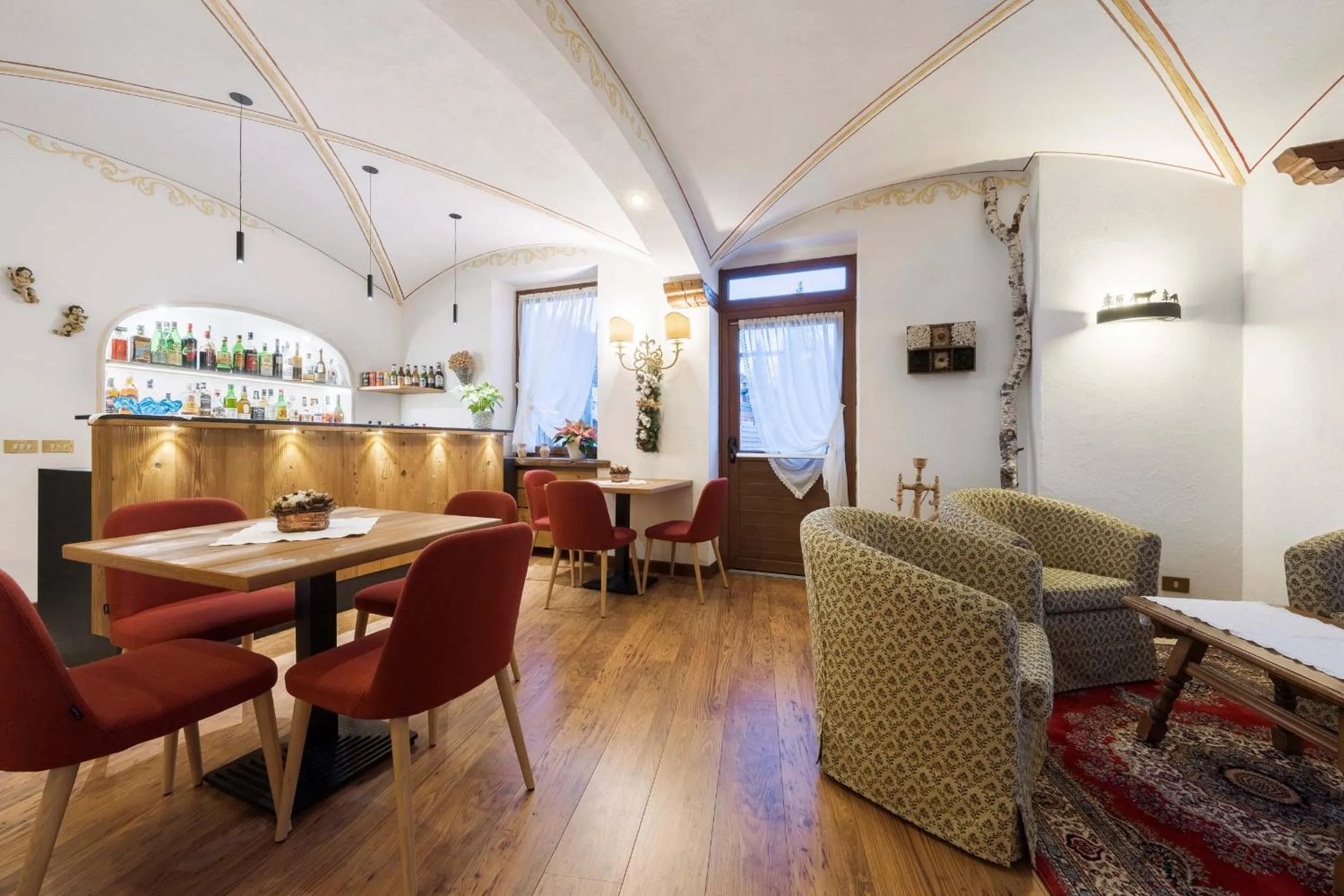 Restaurant/places to eat in Hotel Columbia & Spa